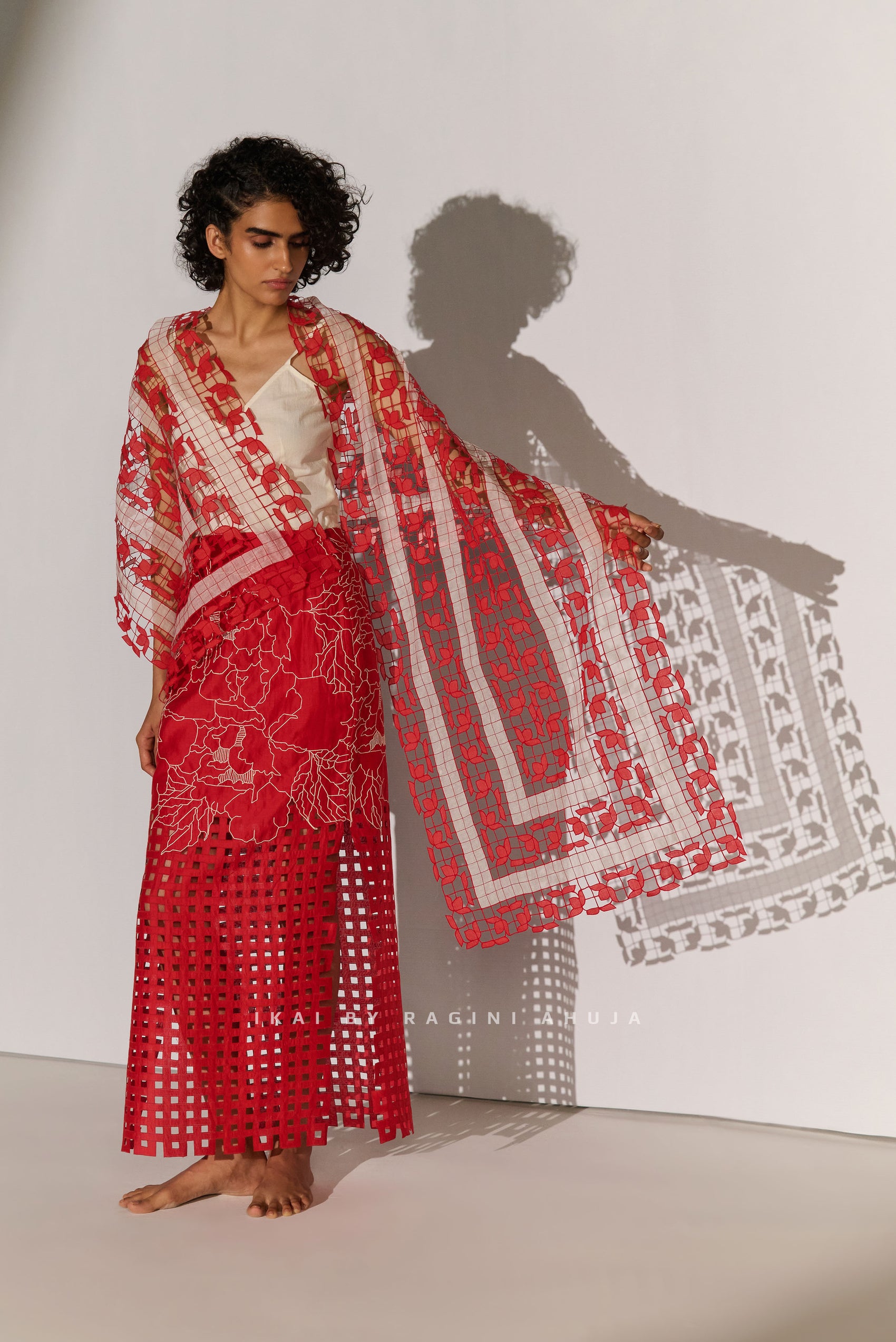 GEOMETRIC FLORAL CUTWORK SCARF IVR/RED