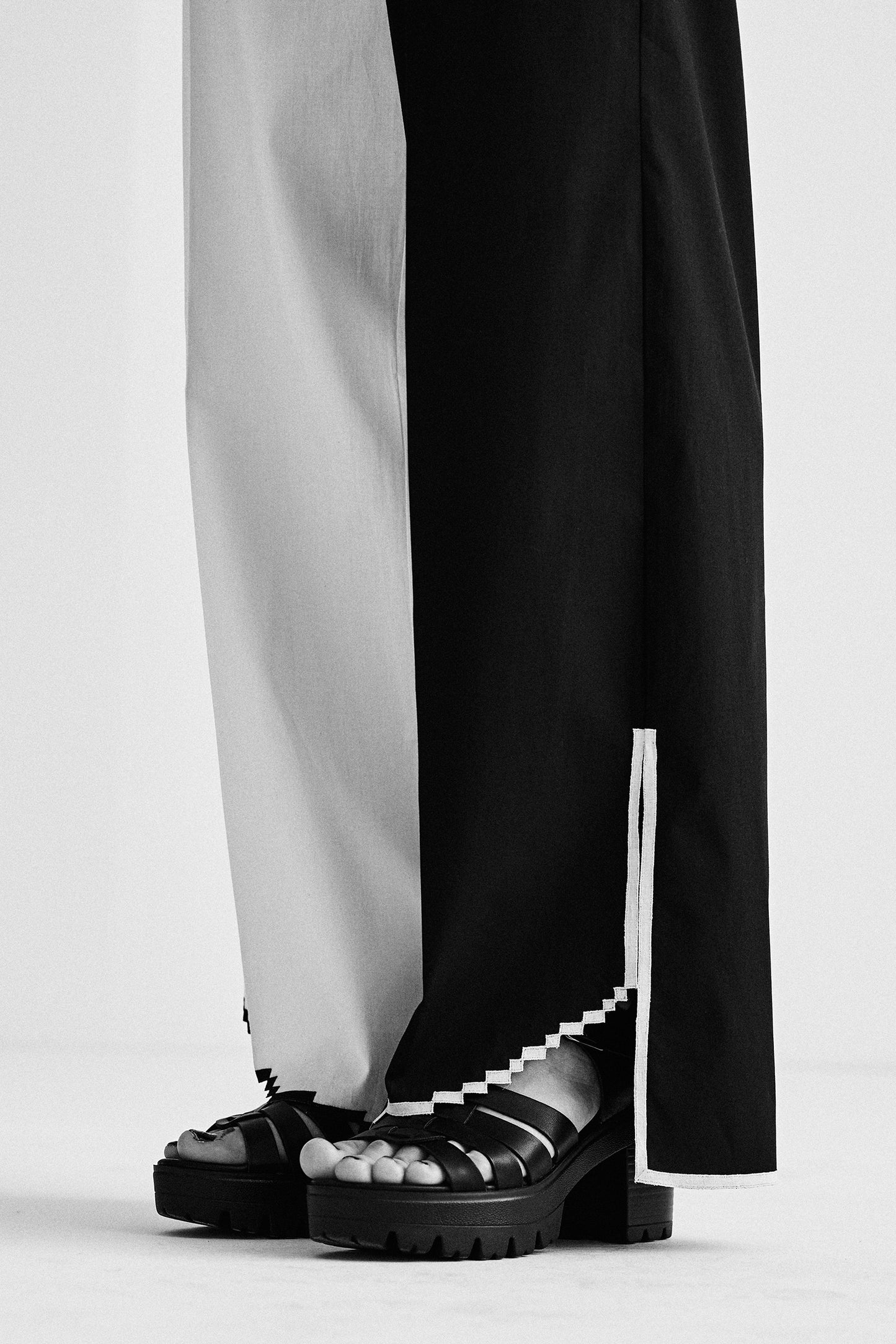 CONSTRUCTED APPLIQUE' 2 COLOUR PANTS