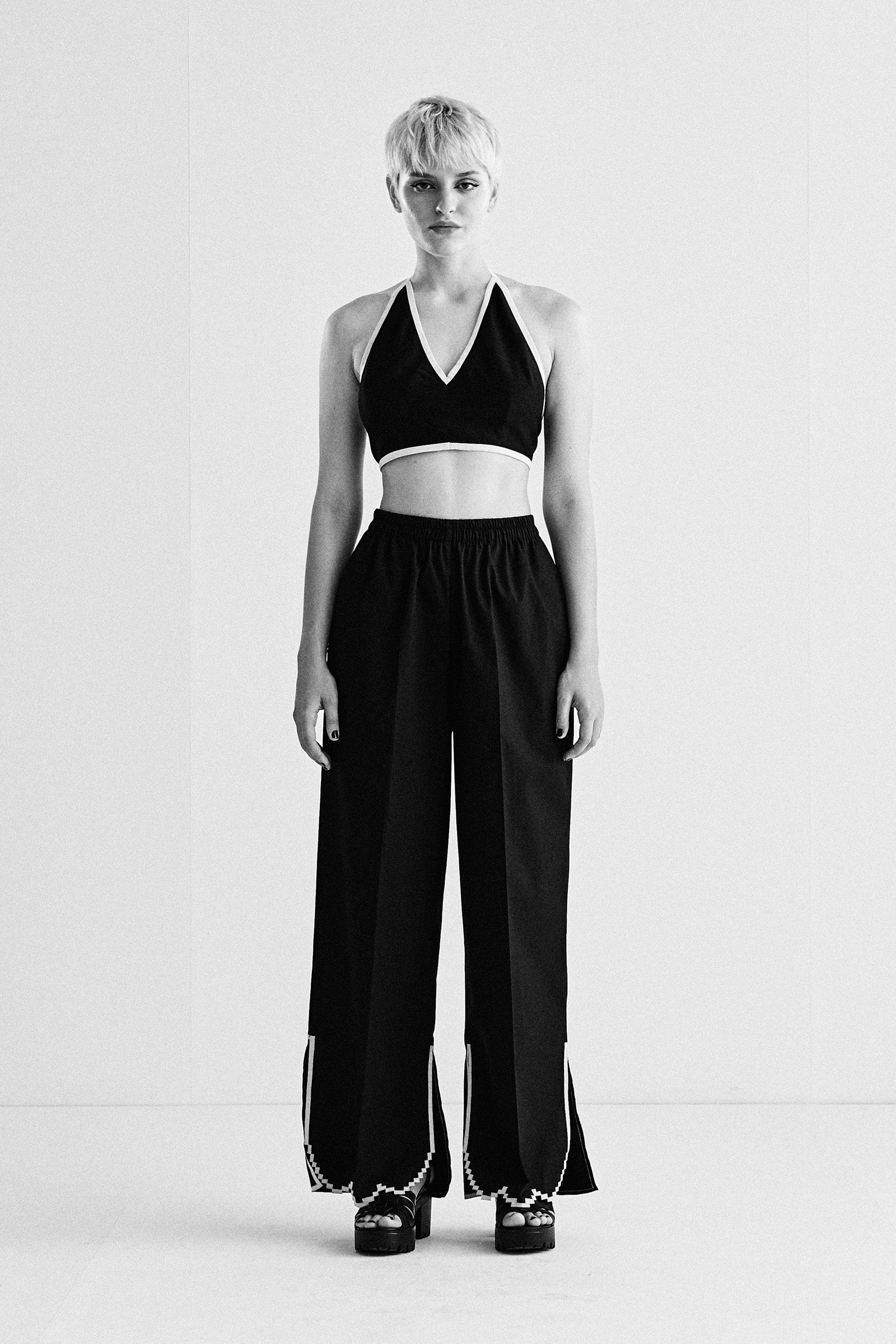 ELASTICATED SCALLOP APPLIQUE' PANTS WITH SLIT