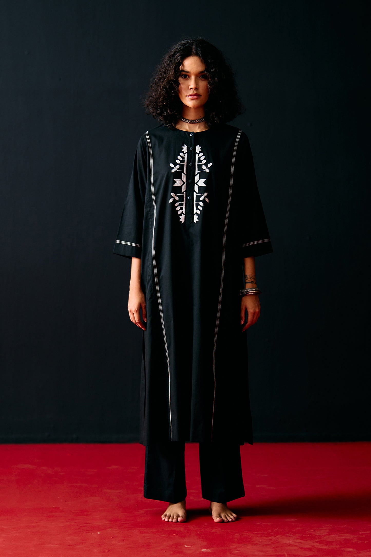 BLACK TRIBAL APPLIQUE' KAMEEZ
