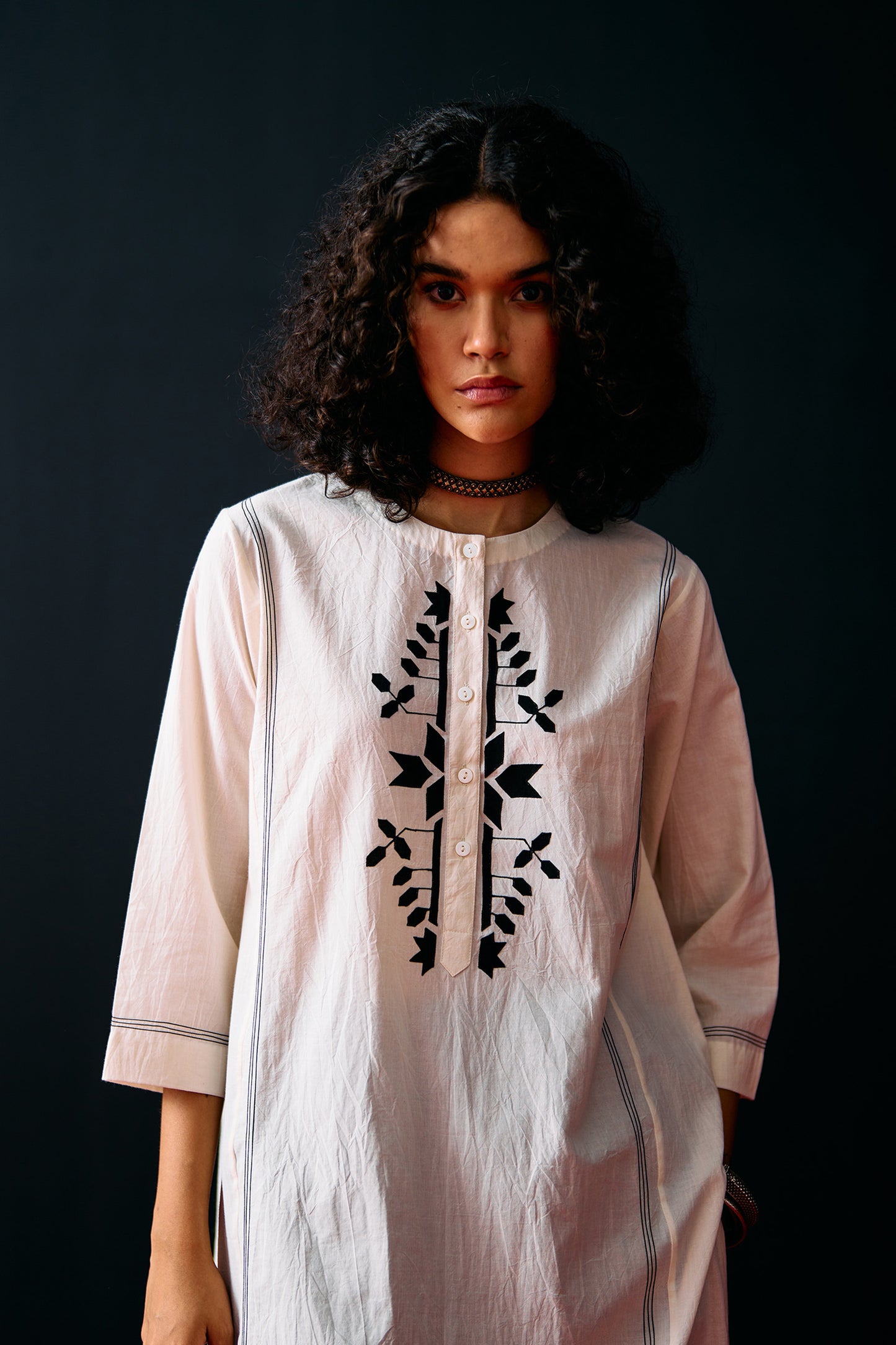 IVORY TRIBAL APPLIQUE' KAMEEZ