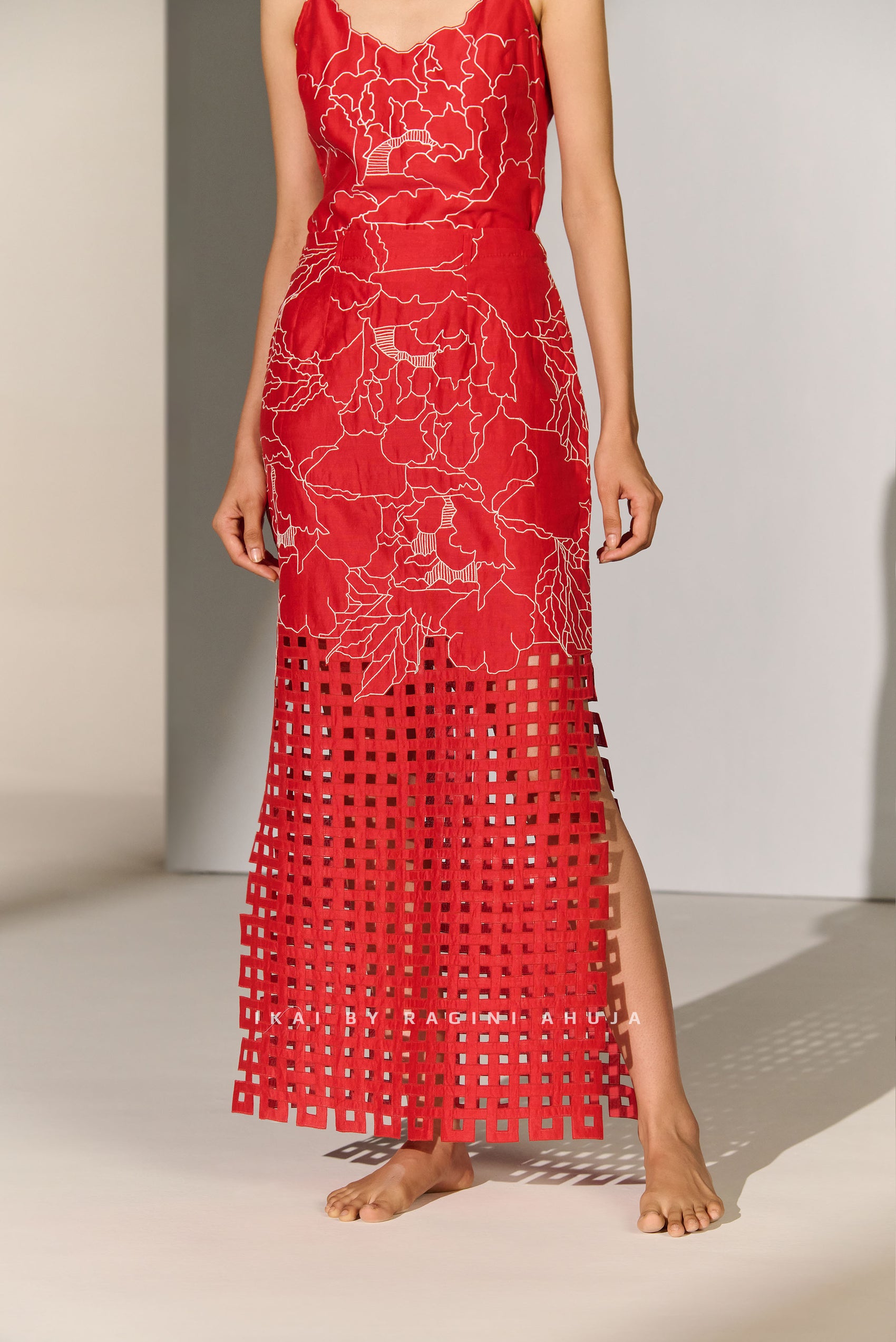 GEOMETRIC FLORAL CUTWORK SLIP / SKIRT