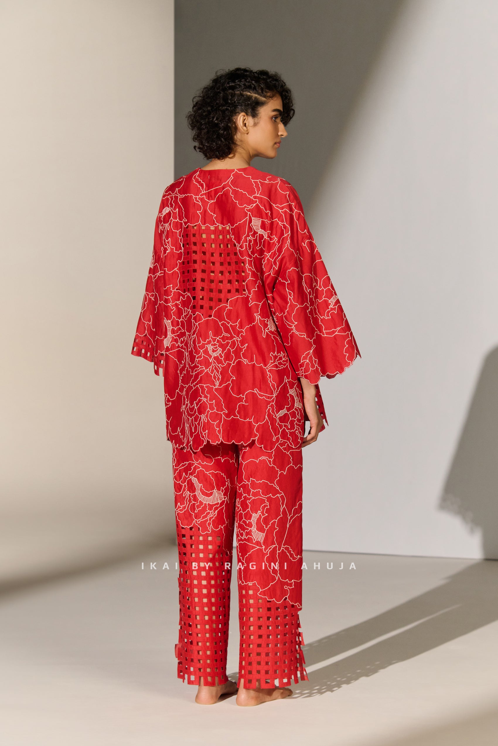 GEOMETRIC FLORAL CUTWORK SHIRT RED