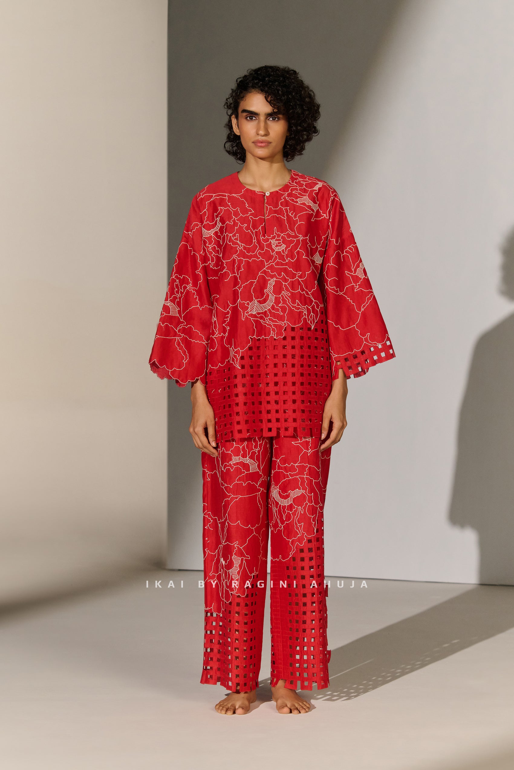 GEOMETRIC FLORAL CUTWORK SHIRT RED