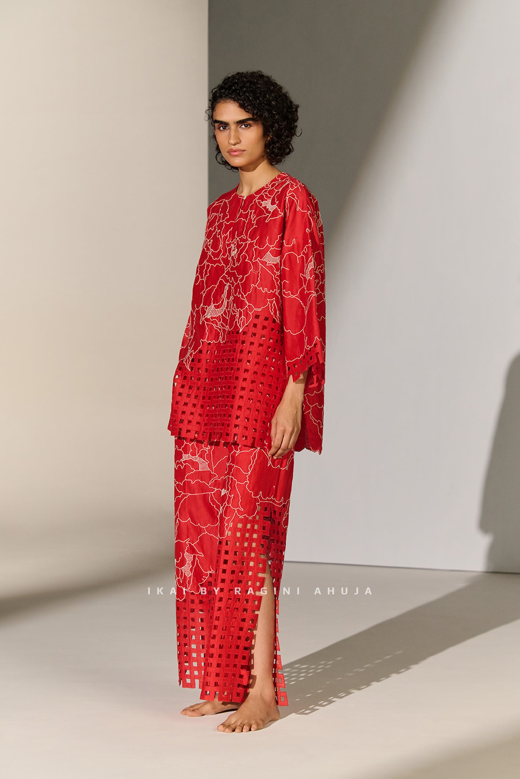 GEOMETRIC FLORAL CUTWORK SHIRT RED