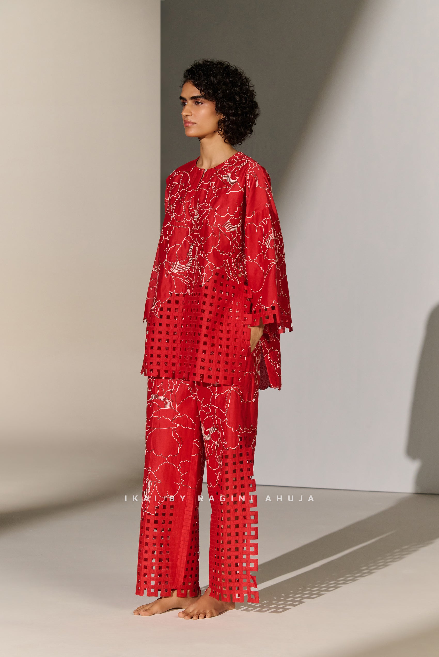 GEOMETRIC FLORAL CUTWORK SHIRT RED