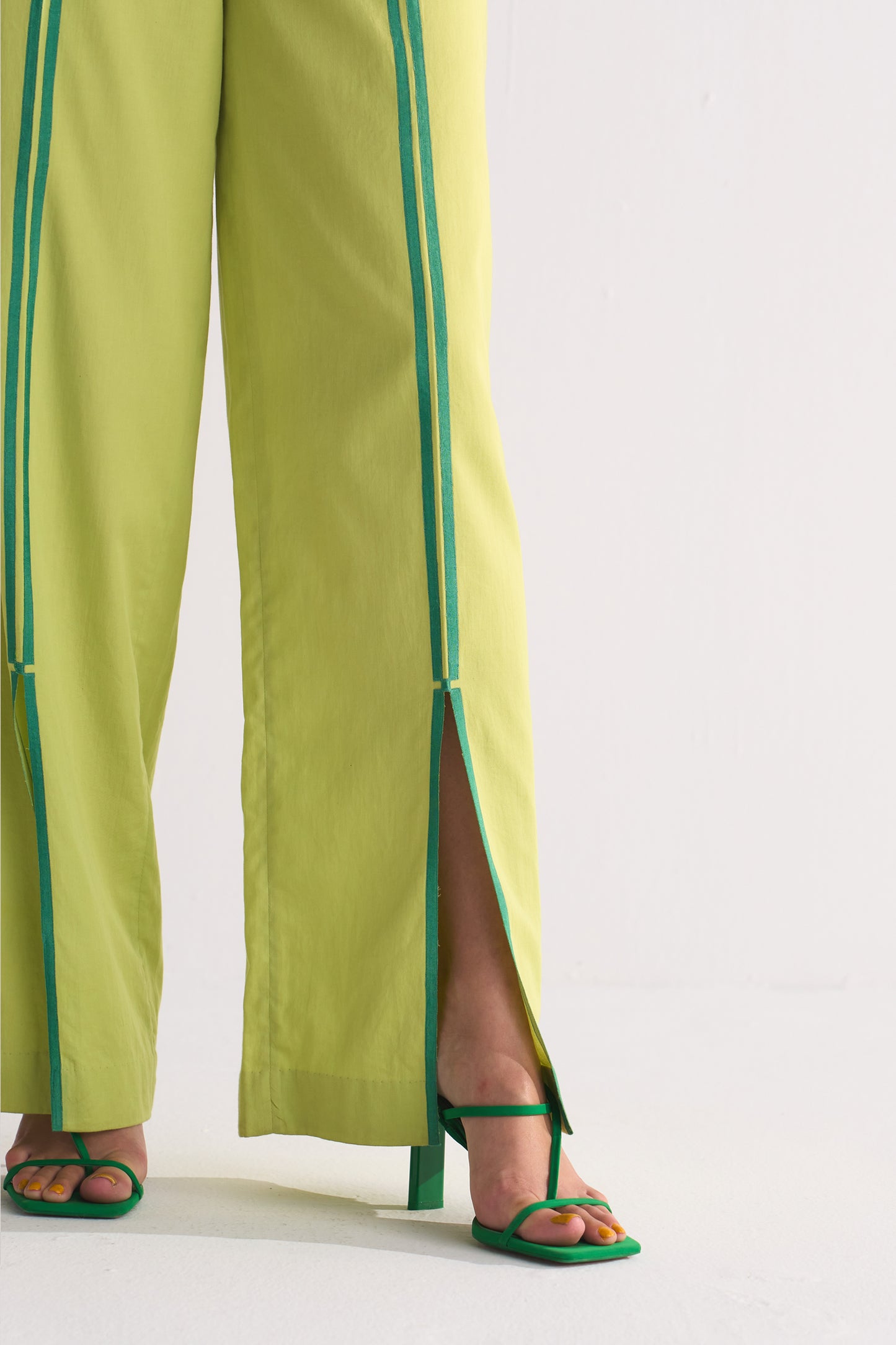 SLIT APPLIQUE' STRAIGHT PANTS