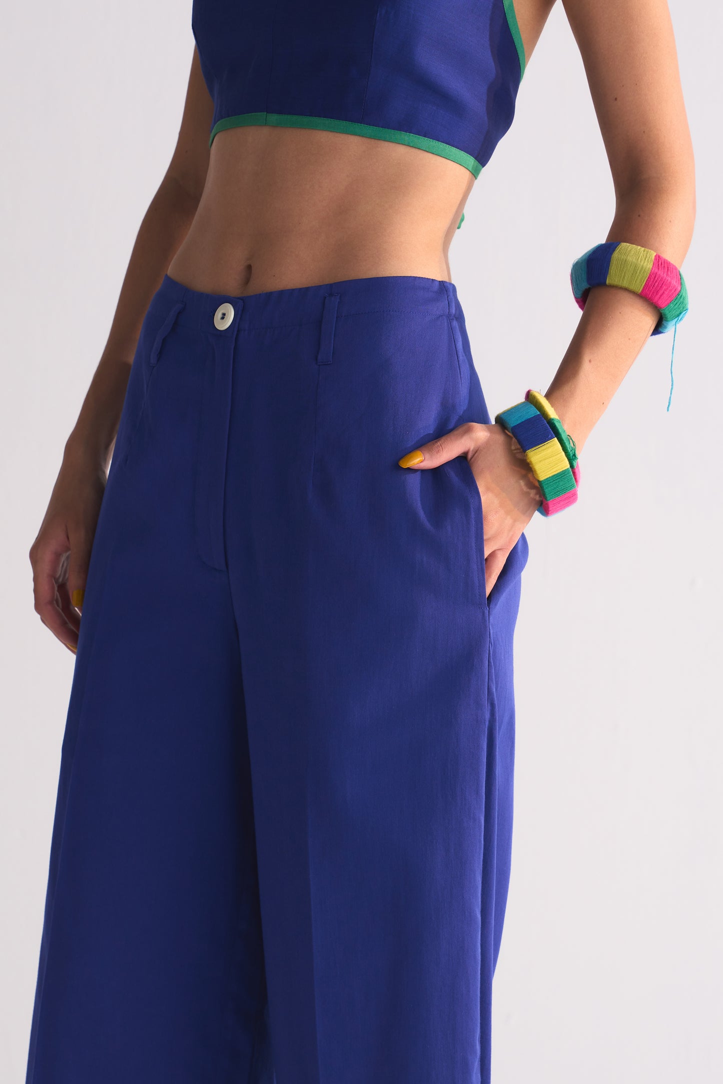 SCALLOP APPLIQUE' PANTS WITH SLIT