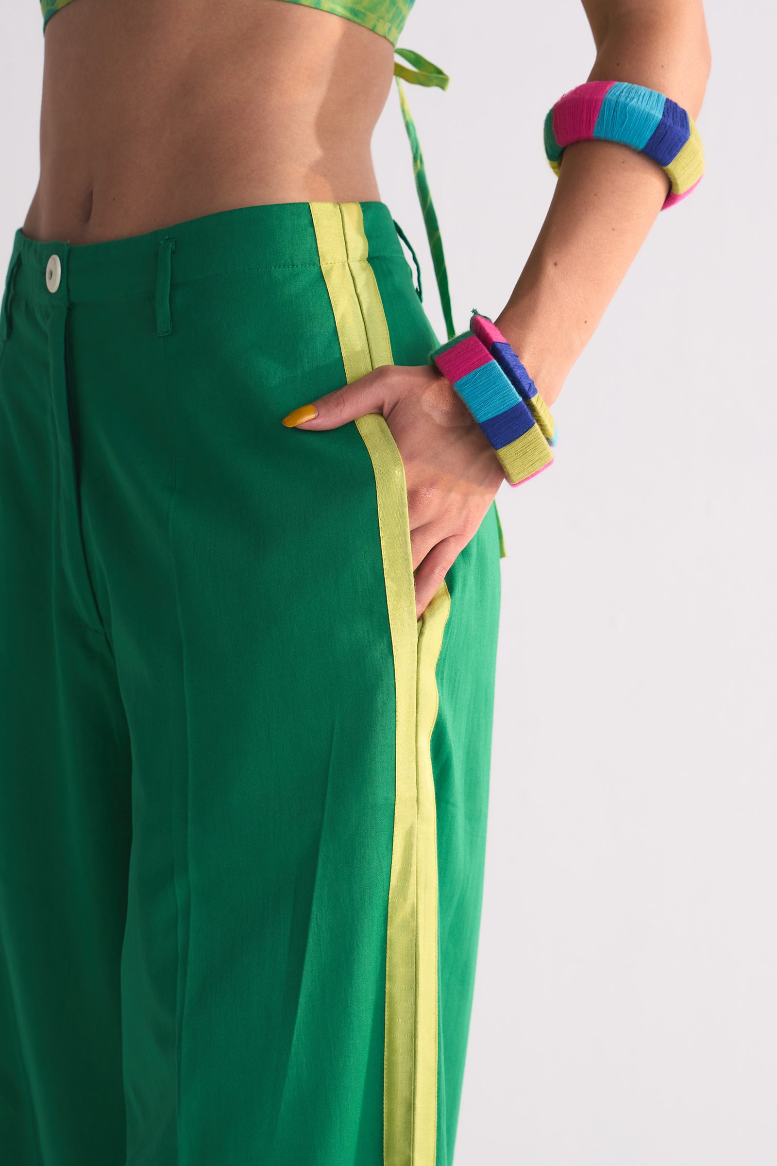 SIDE STRIPE SLIT PANTS