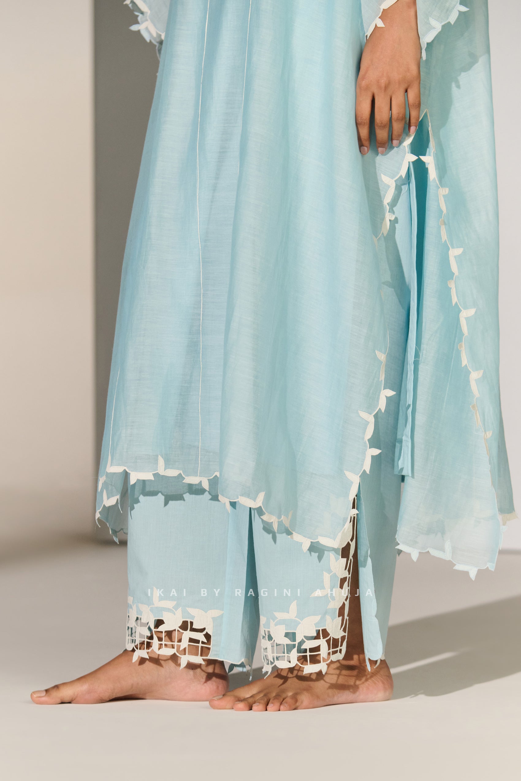 FLORAL SLIT CUTWORK STRAIGHT PANTS SKY