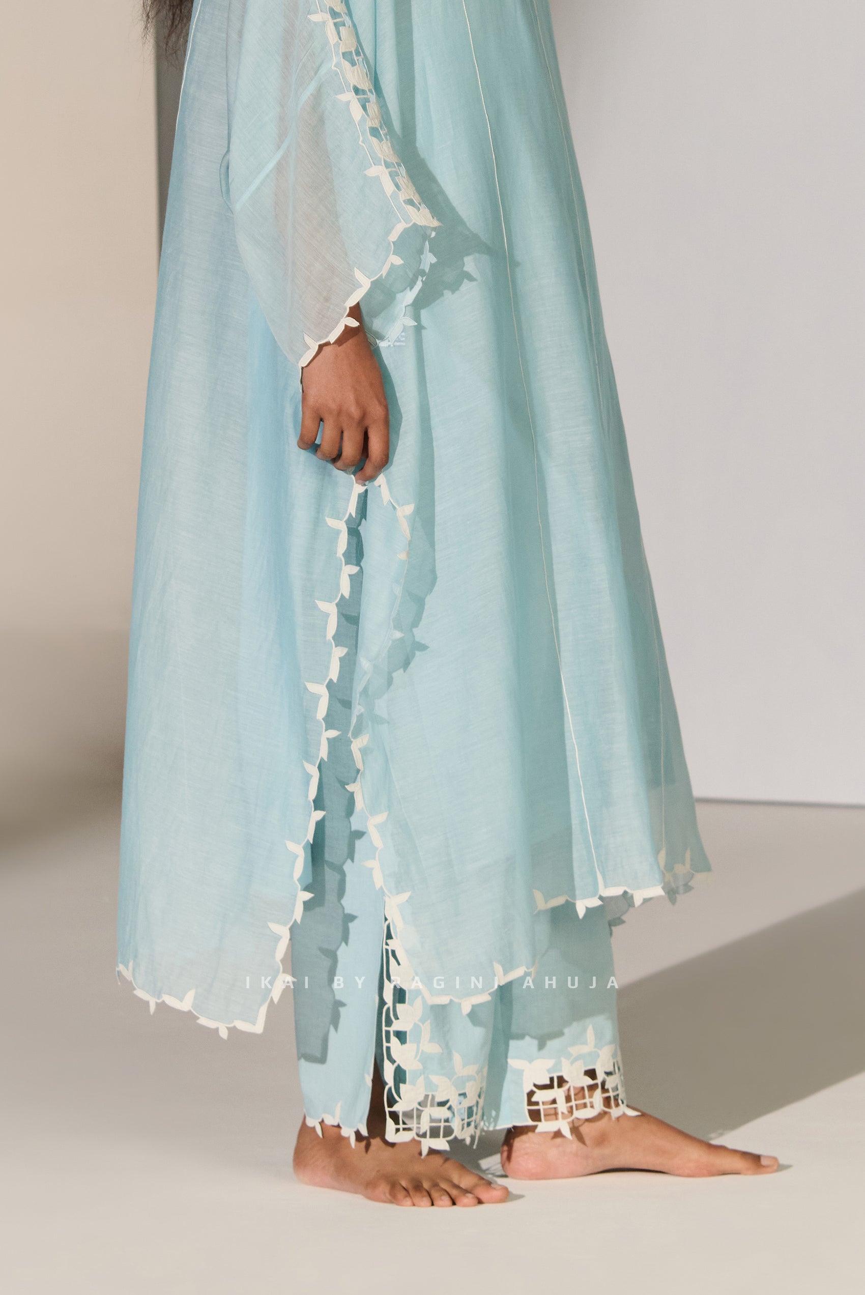 FLORAL SLIT CUTWORK STRAIGHT PANTS SKY