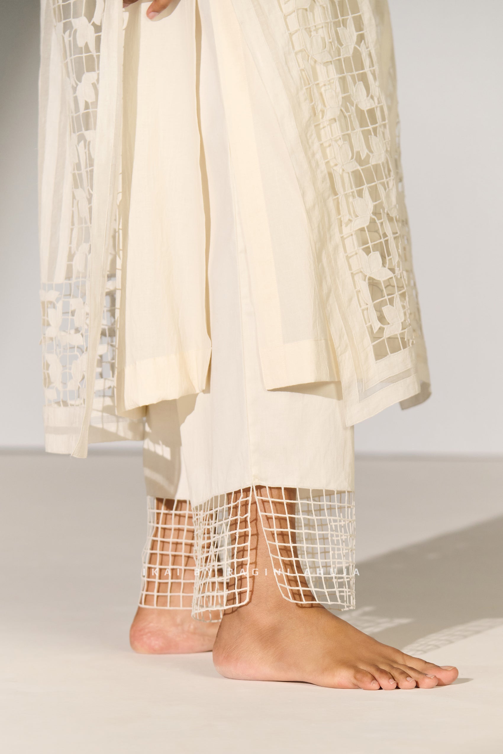 JAALI CUTWORK STRAIGHT PANTS