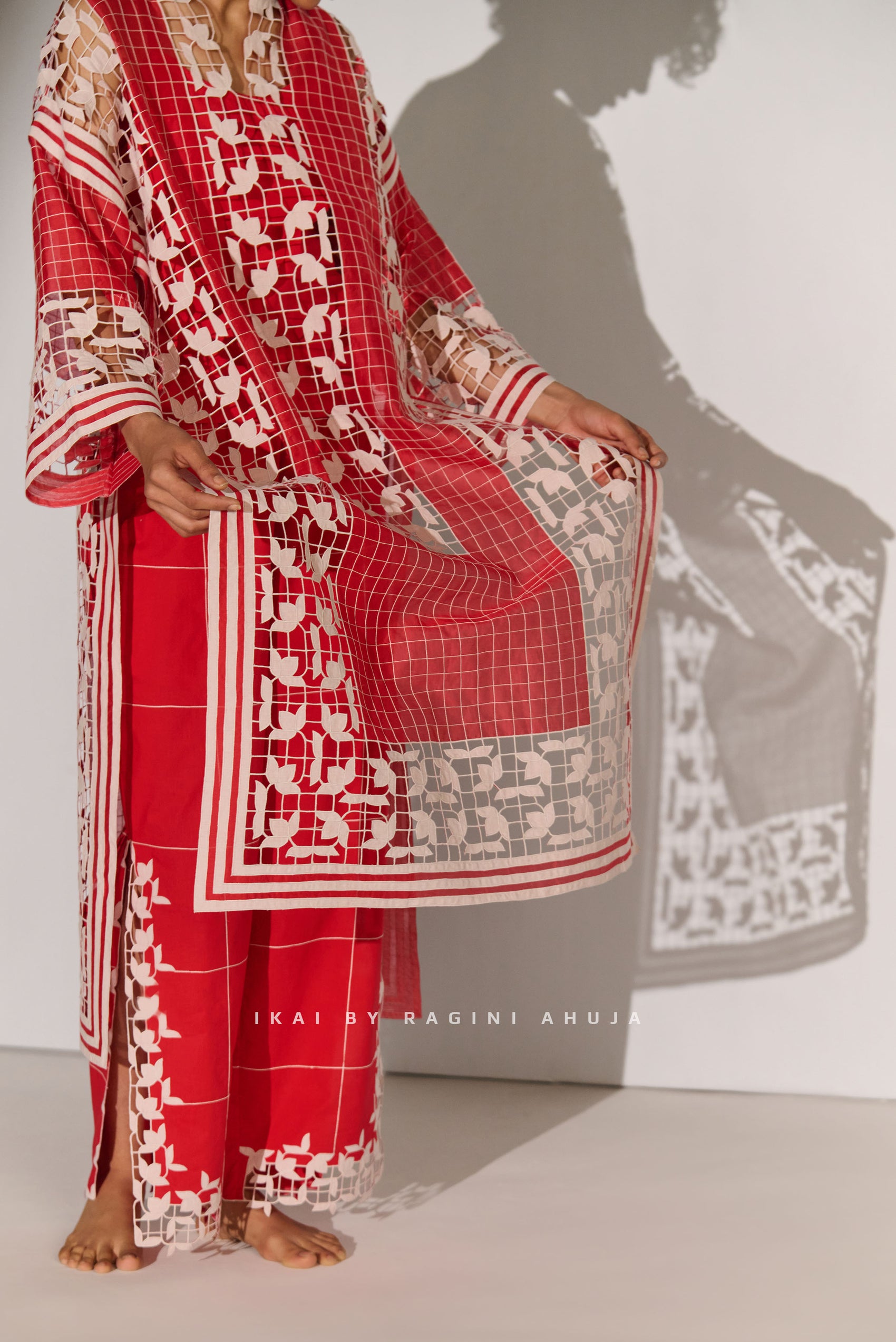 GEOMETRIC FLORAL CUTWORK HIGH SLIT PANTS RED