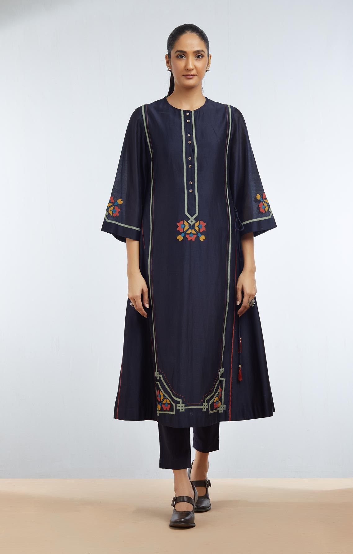 ALINE KAMEEZ