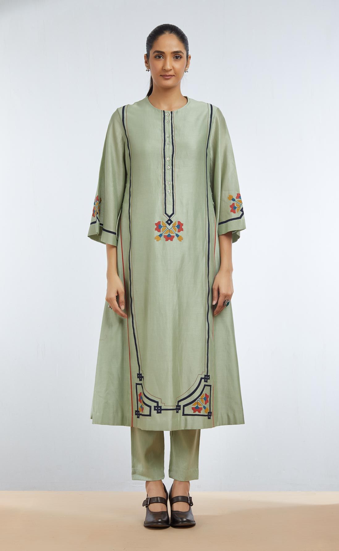 ALINE KAMEEZ