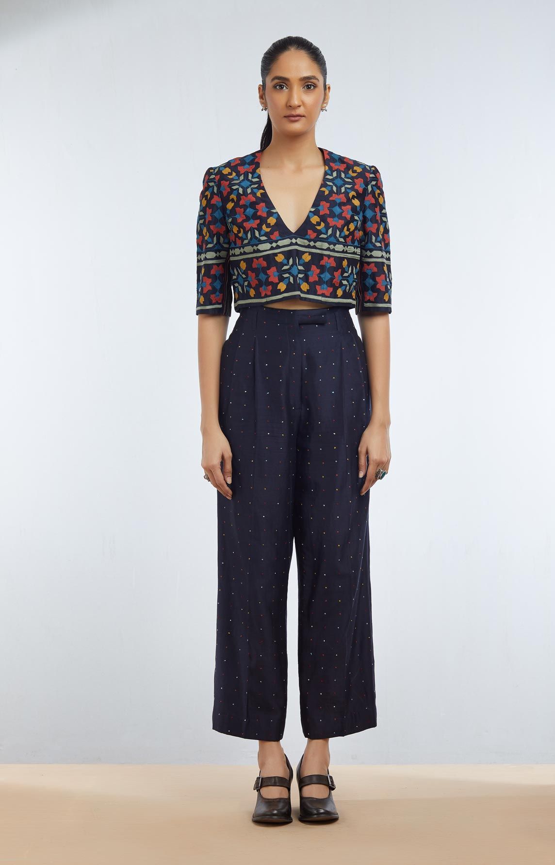 V-NECK BLOUSE