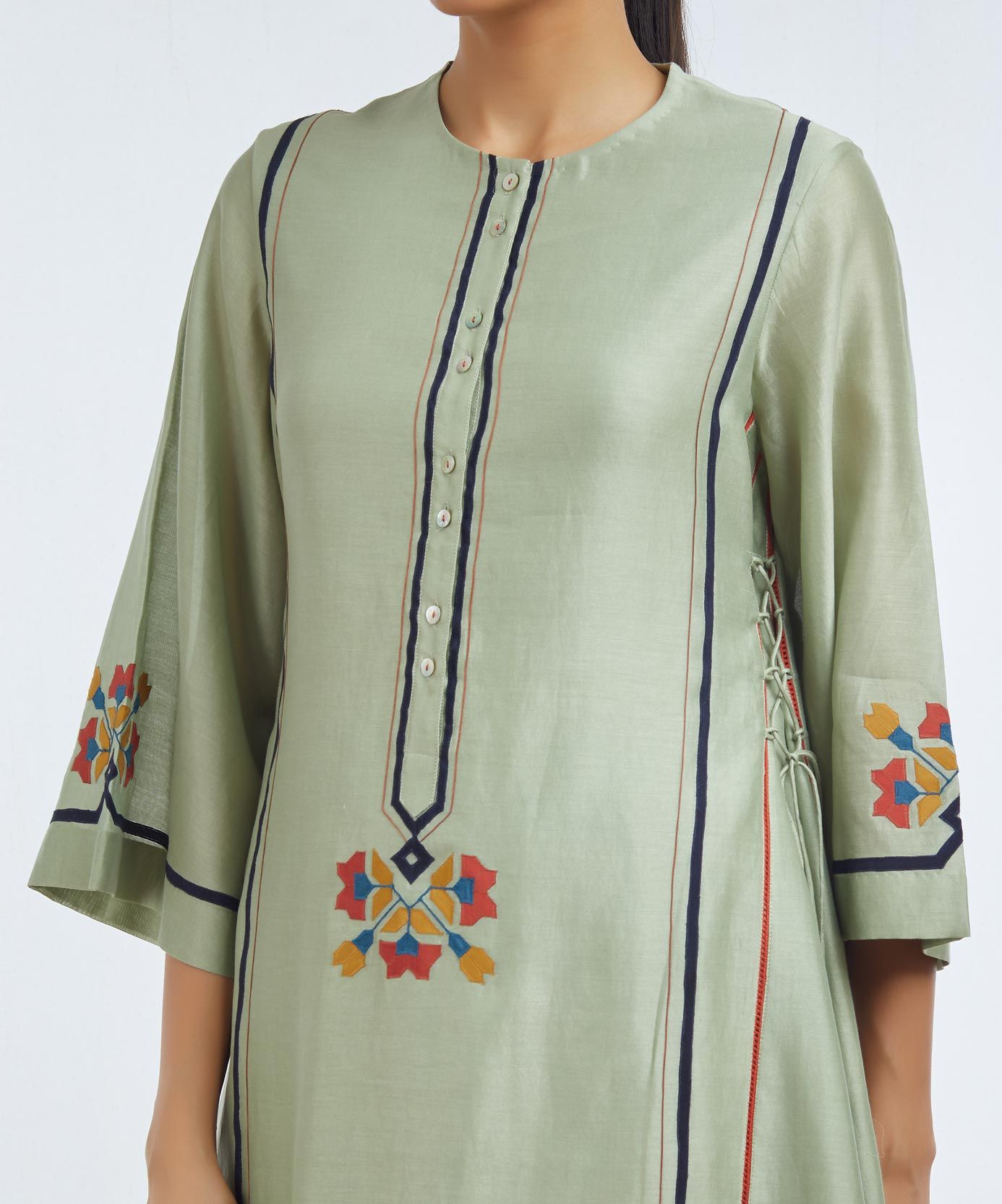 ALINE KAMEEZ