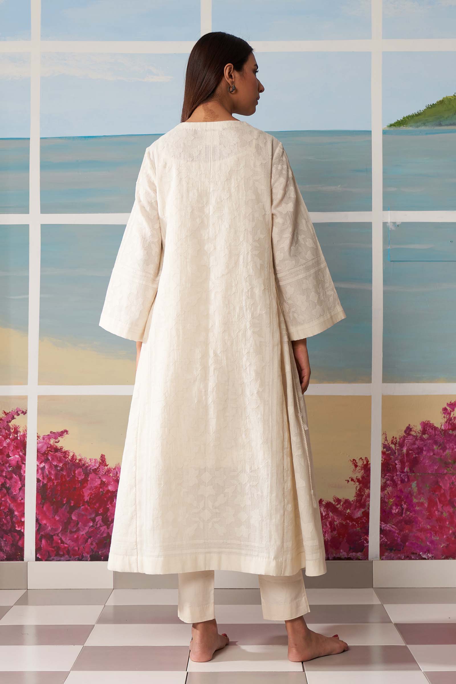 TONAL ALINE KAMEEZ