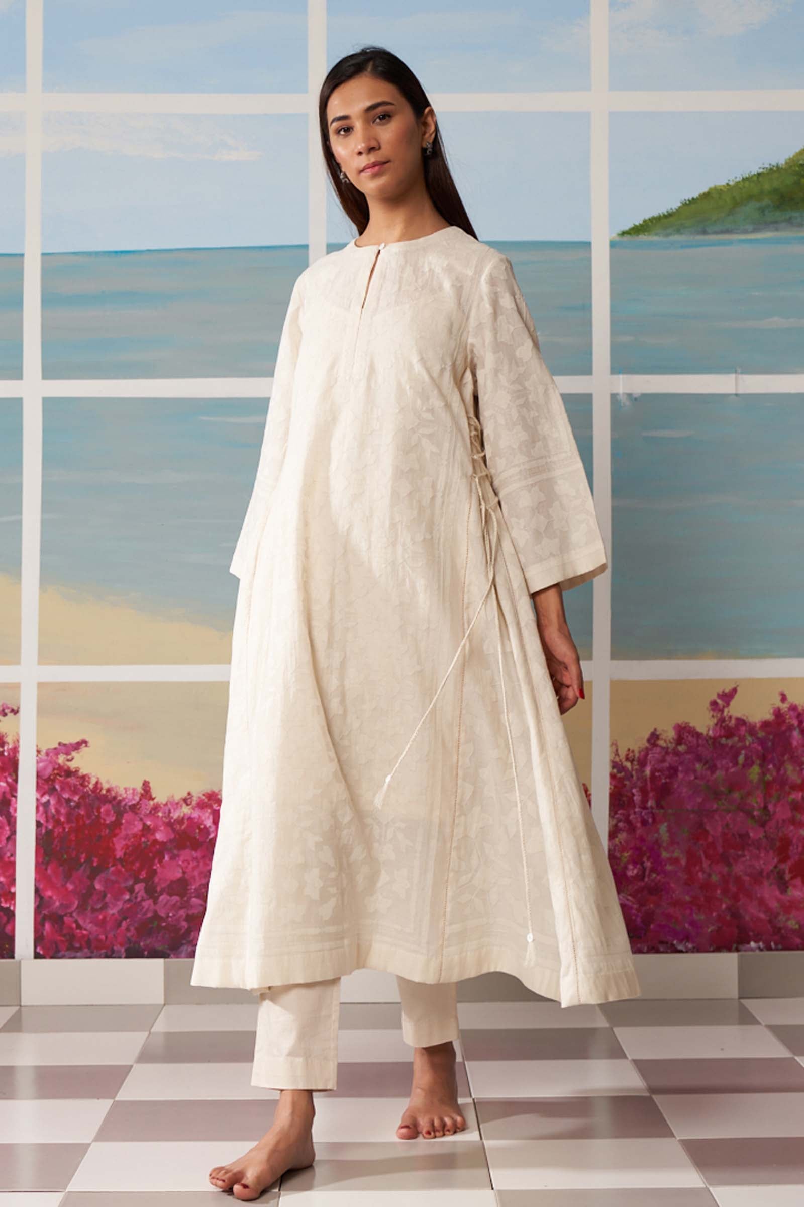 TONAL ALINE KAMEEZ