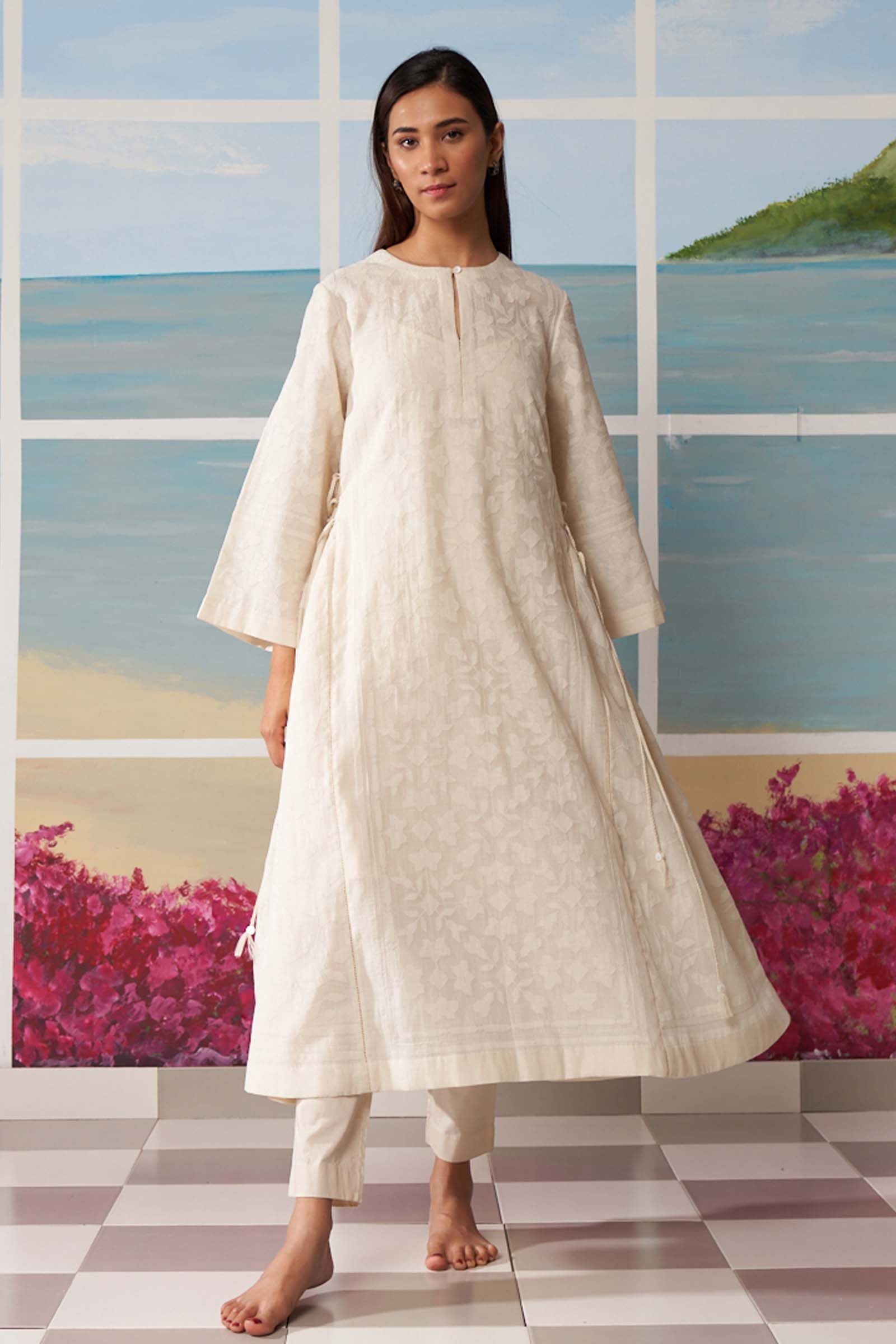 TONAL ALINE KAMEEZ