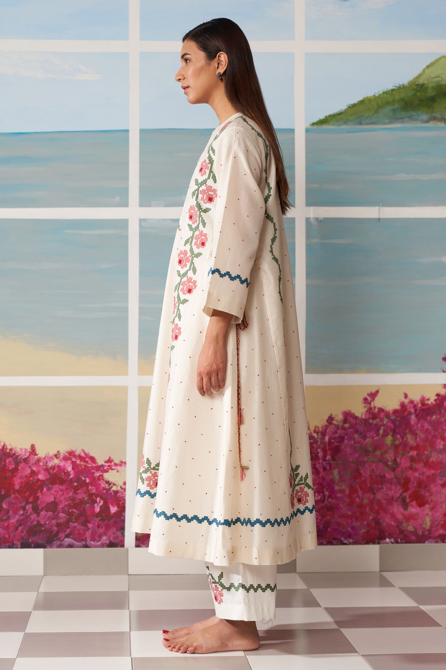 ALINE KAMEEZ