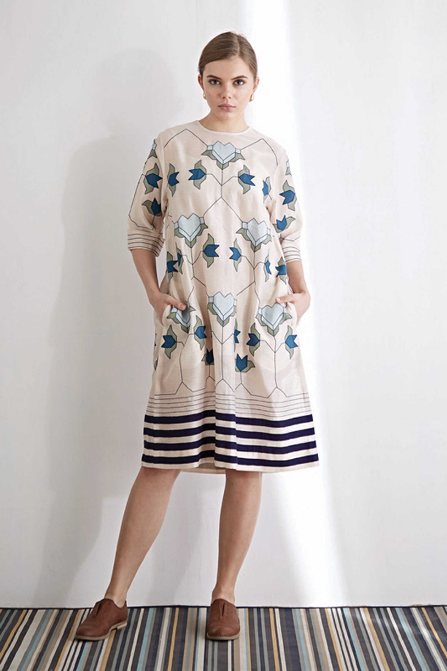 BACK GATHER DRESS