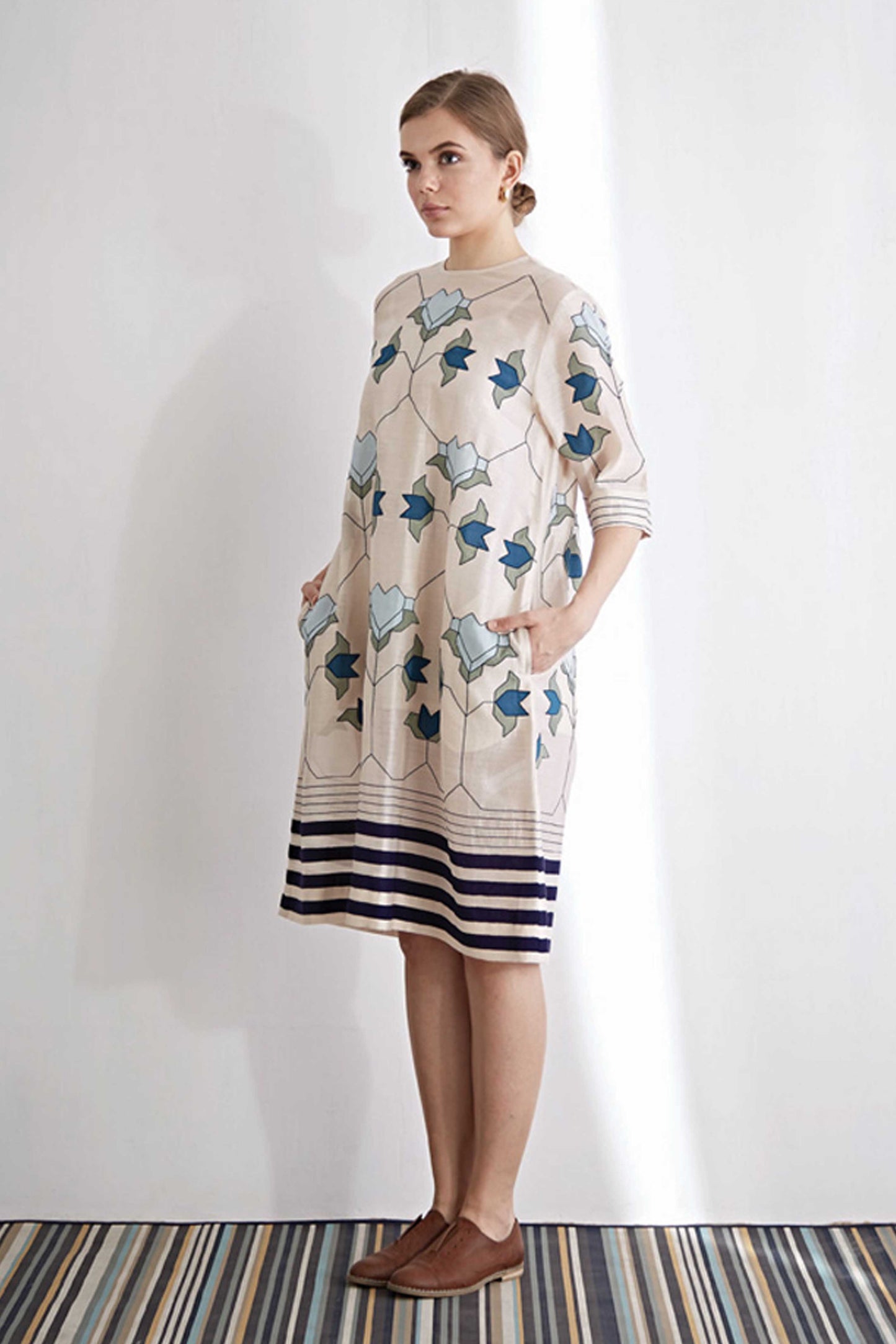 BACK GATHER DRESS