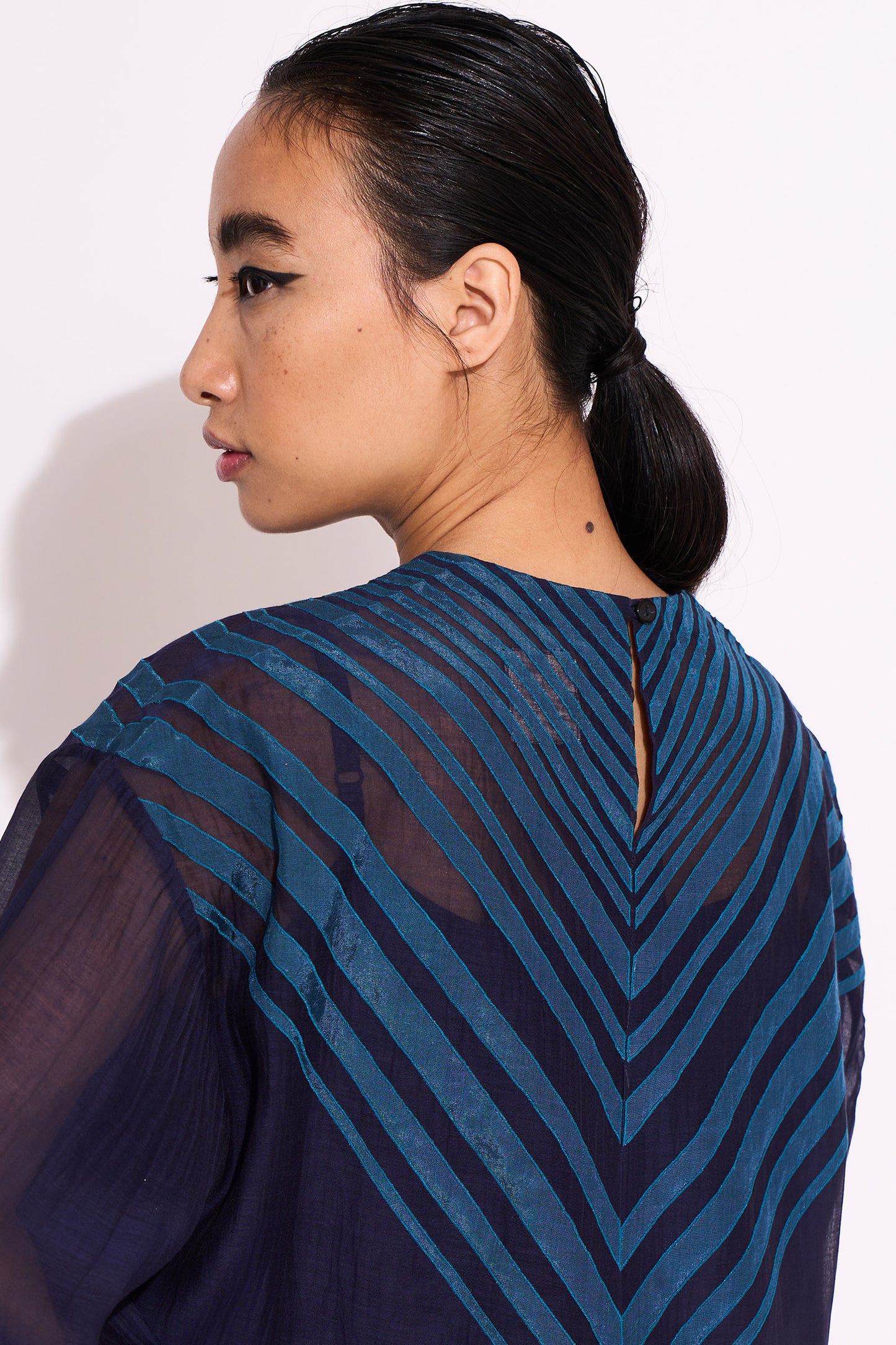 NEEL BACK PLEATED SHIRT