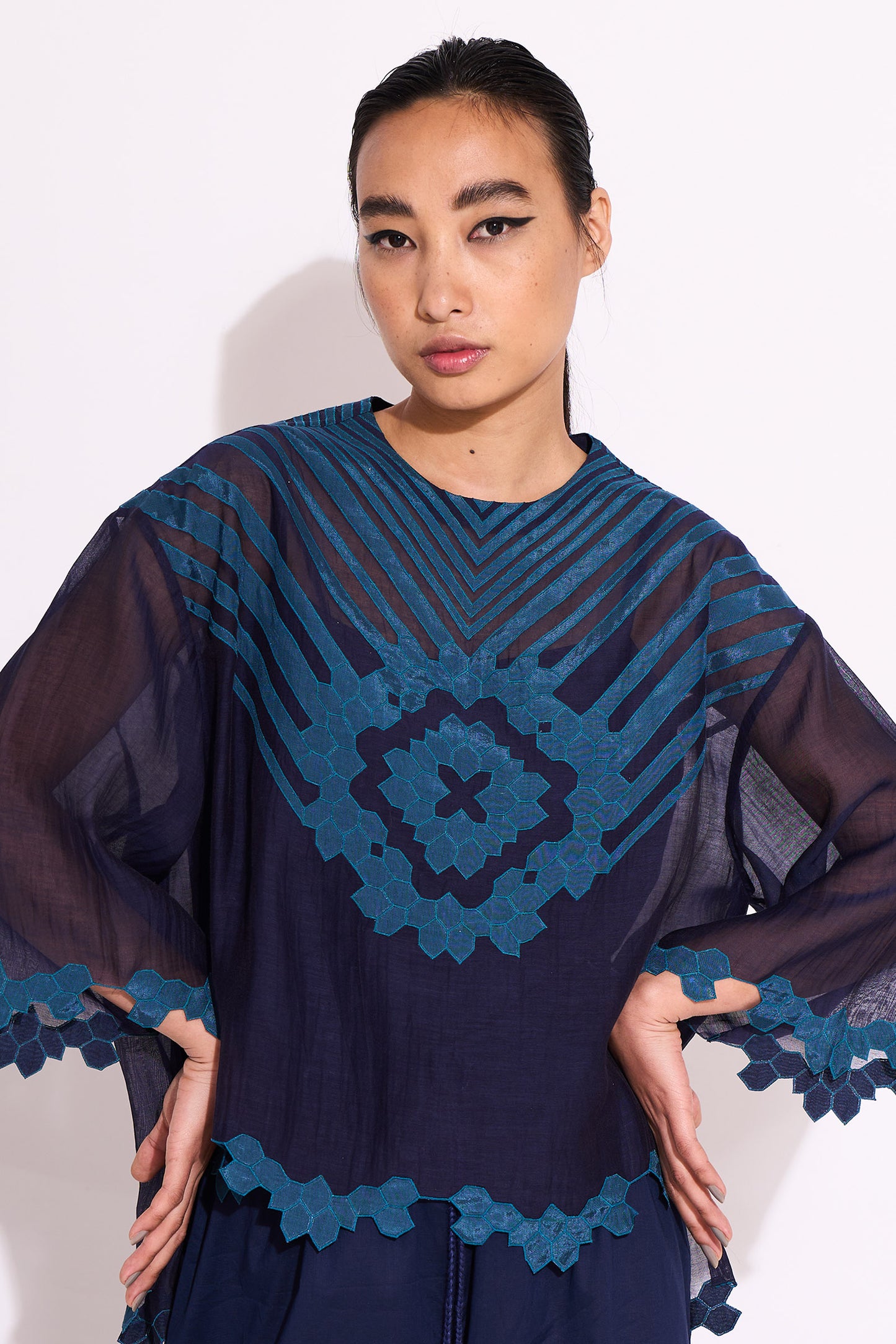 NEEL BACK PLEATED SHIRT