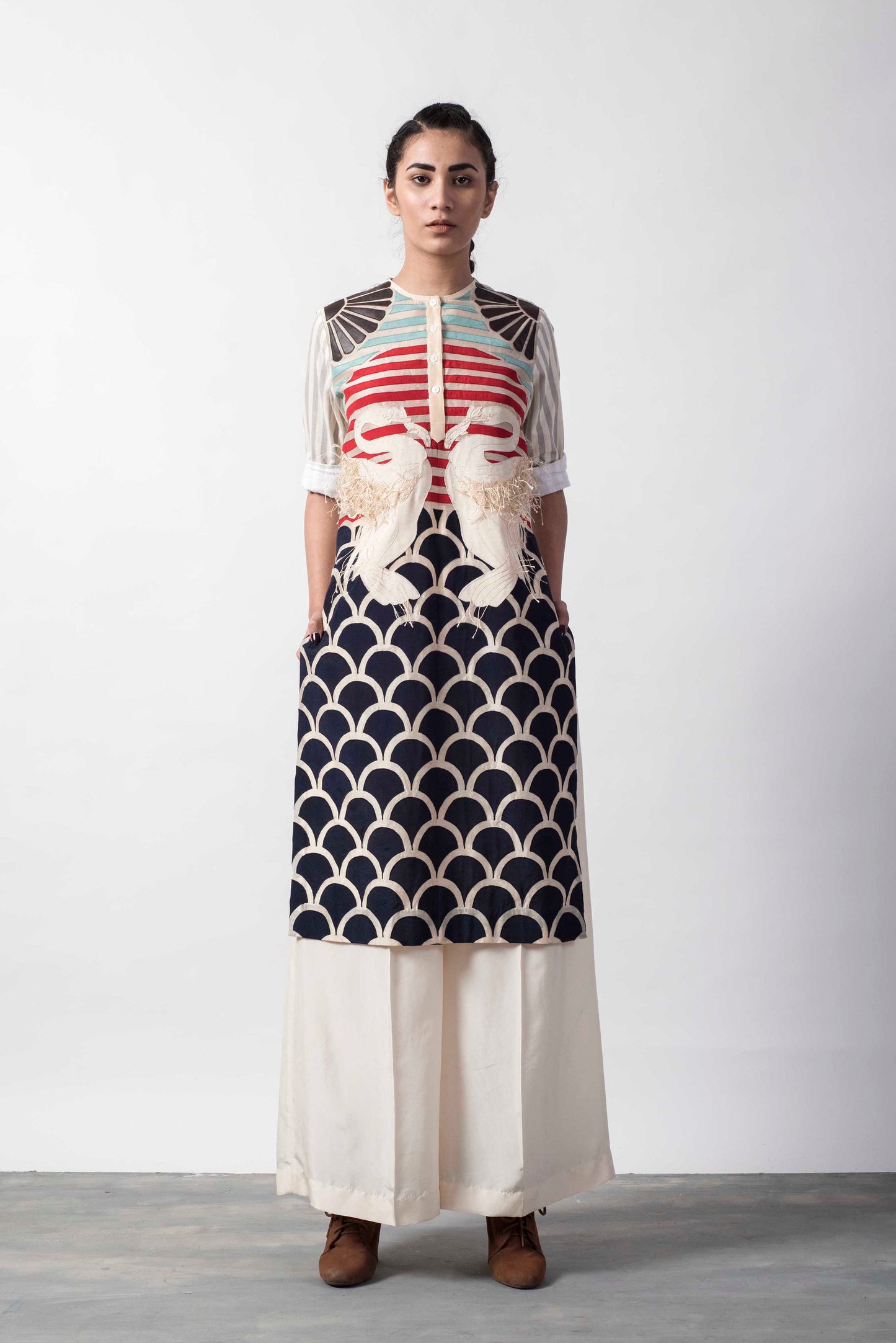 GRAPHIC APPLIQUE' CRANE KAMEEZ