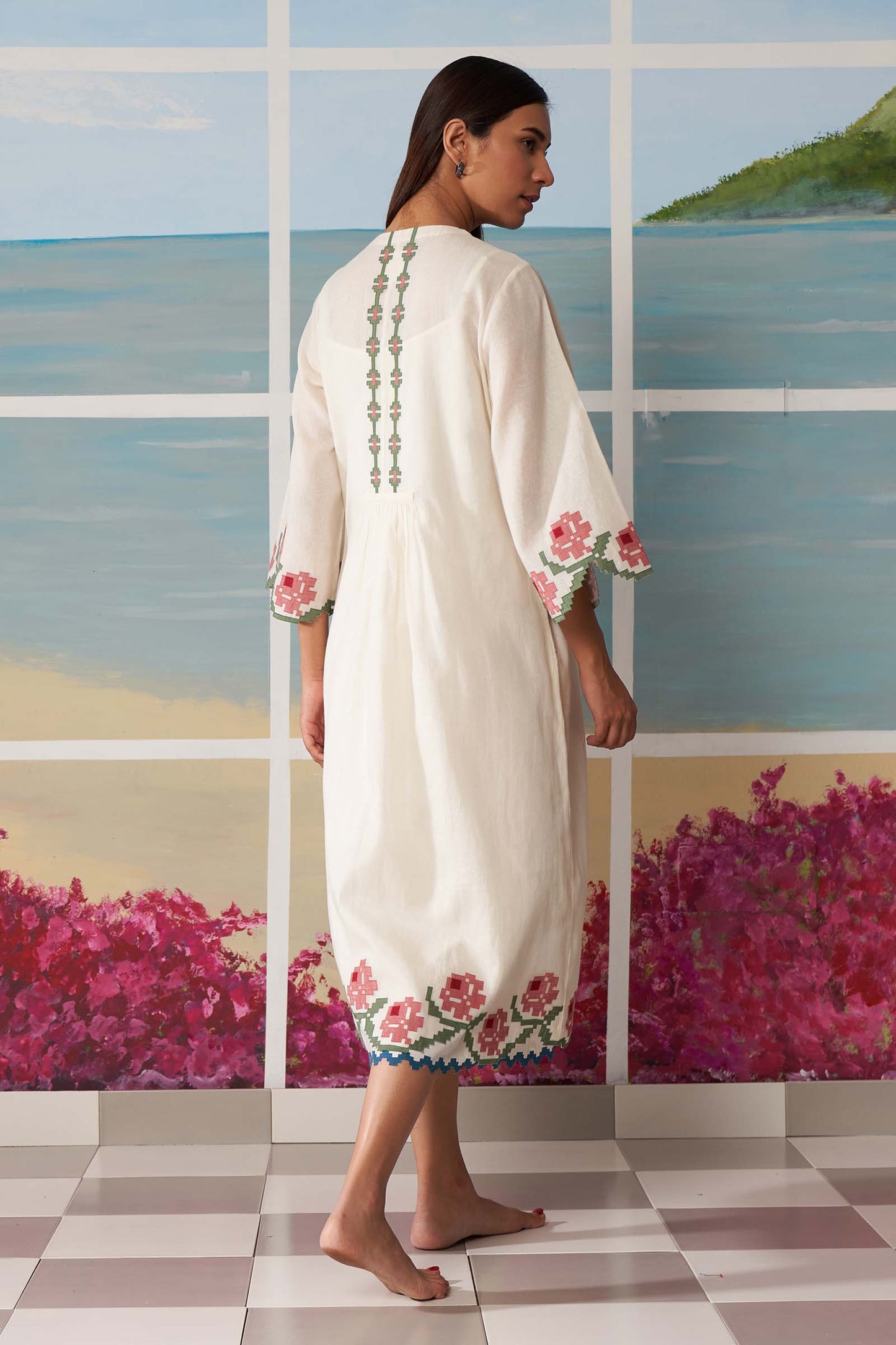CENTER SLASH DRESS