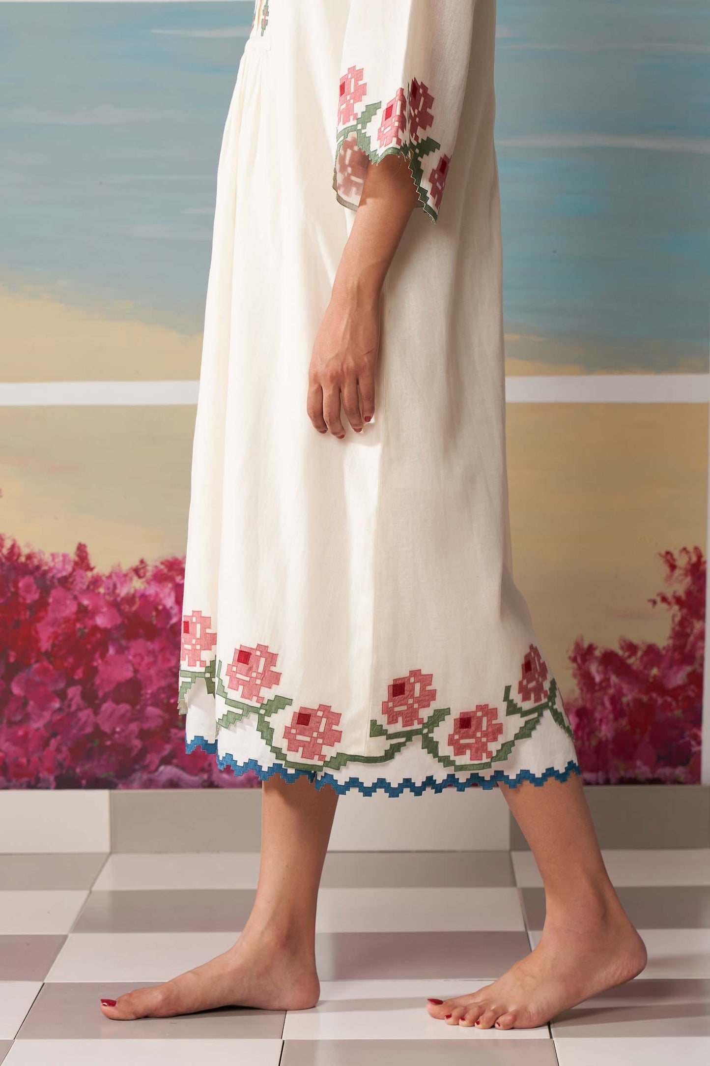 CENTER SLASH DRESS