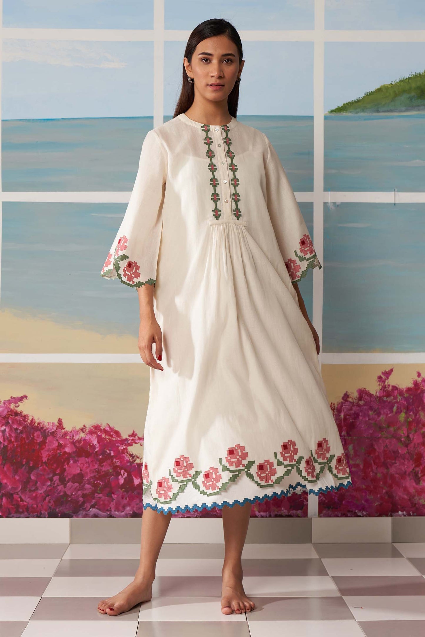 CENTER SLASH DRESS