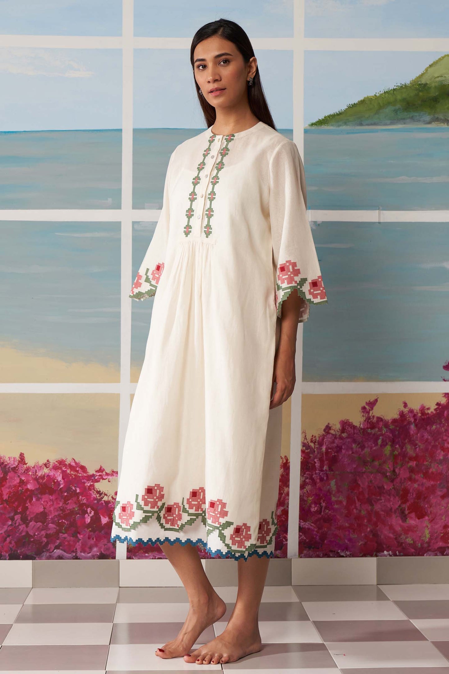 CENTER SLASH DRESS