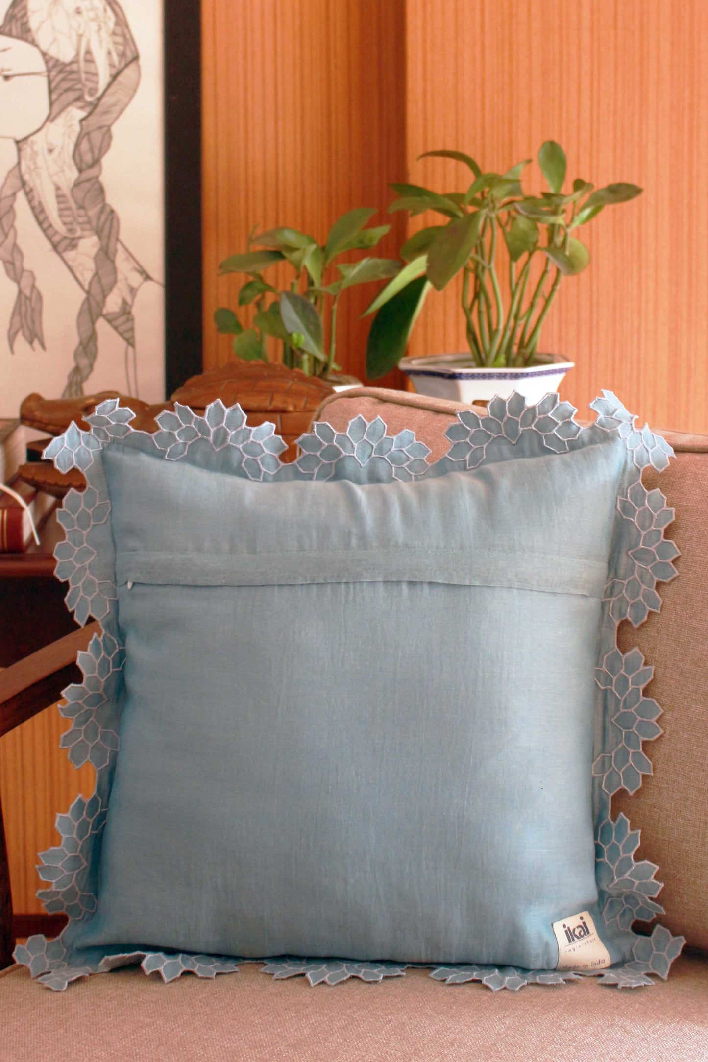 CUTWORK CUSHION