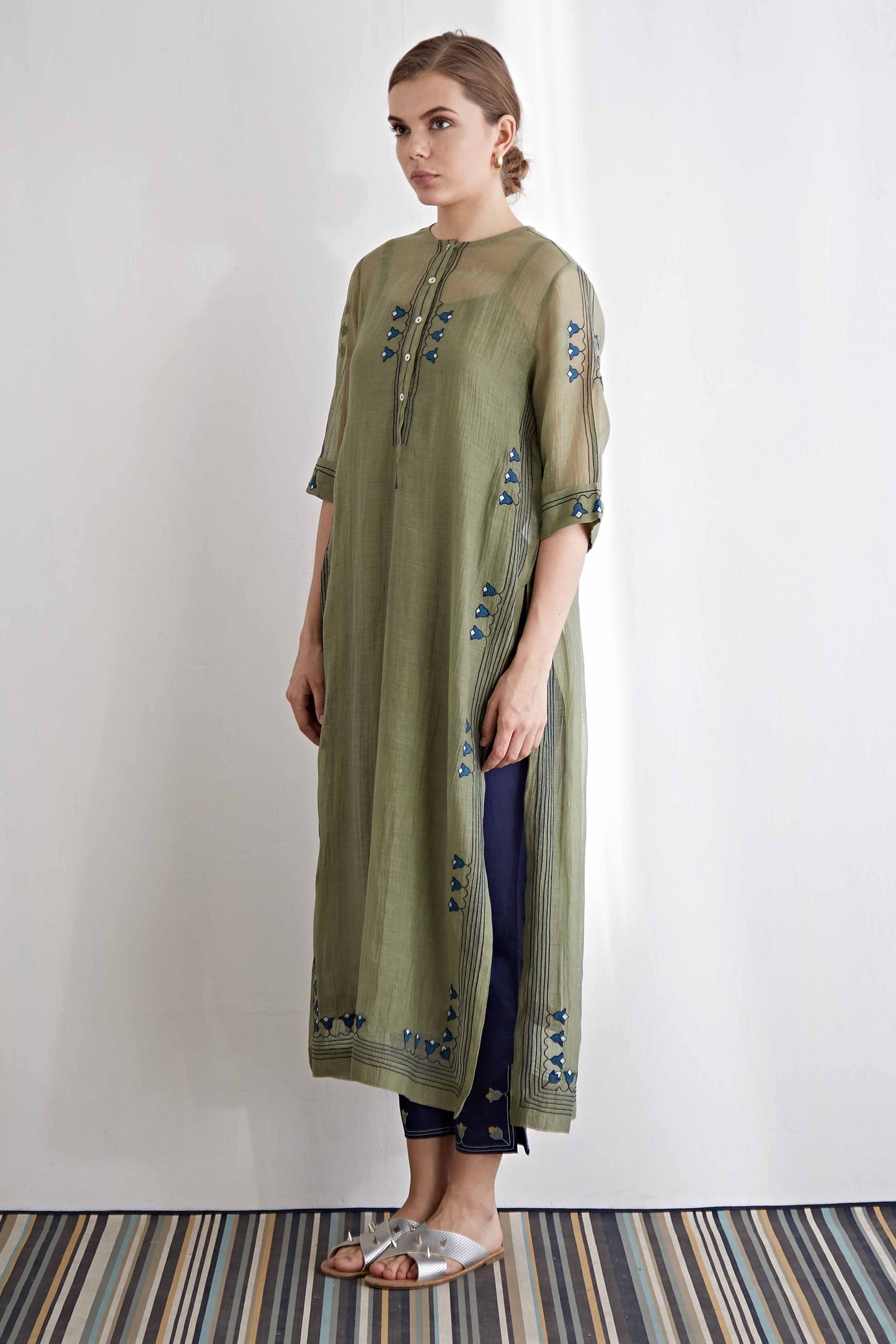 GATHERED BACK KAMEEZ