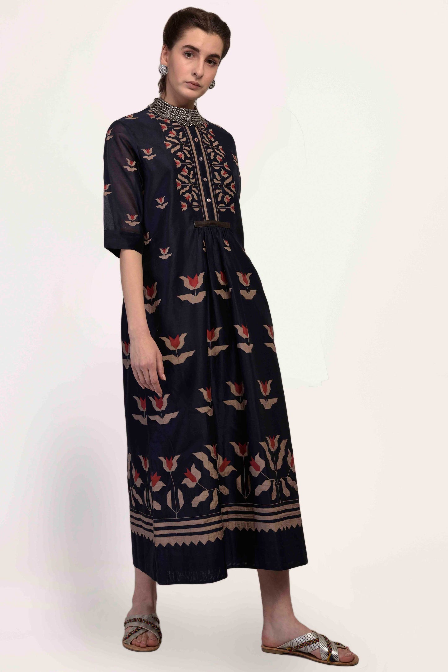 CENTER SLASH GATHER DRESS