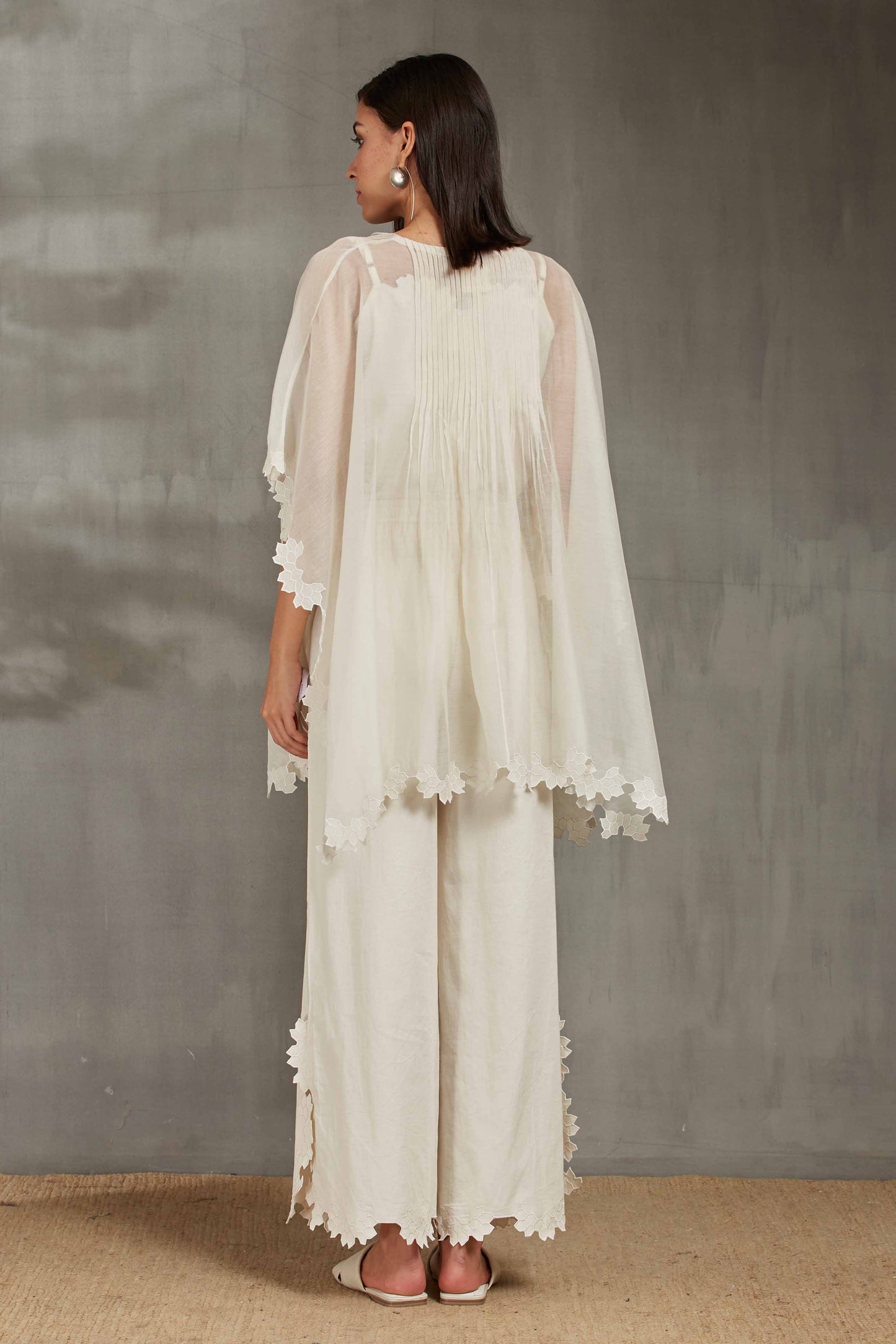 BACK PLEATED KAFTAN