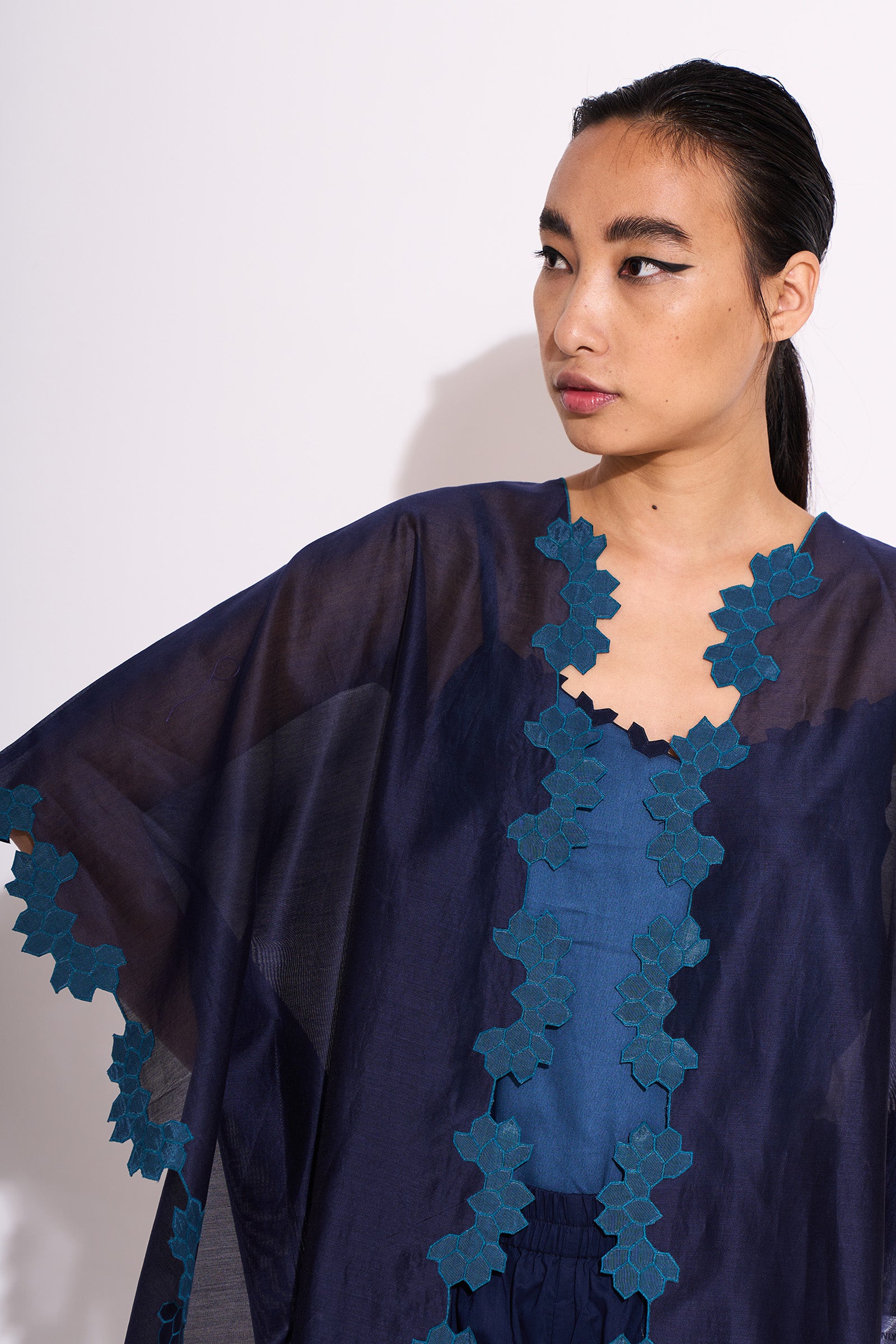 NEEL BACK PLEATED KAFTAN