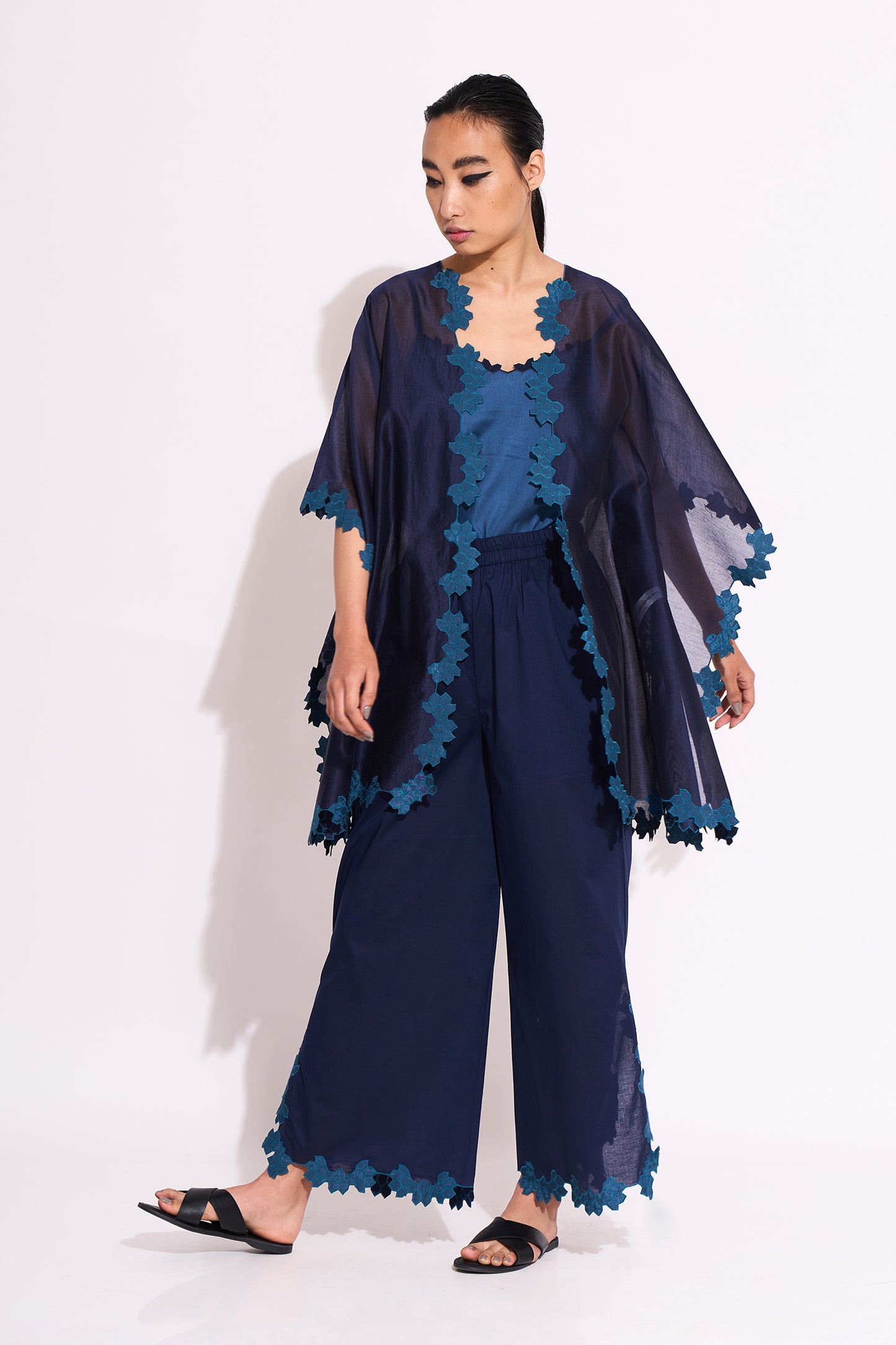 NEEL BACK PLEATED KAFTAN