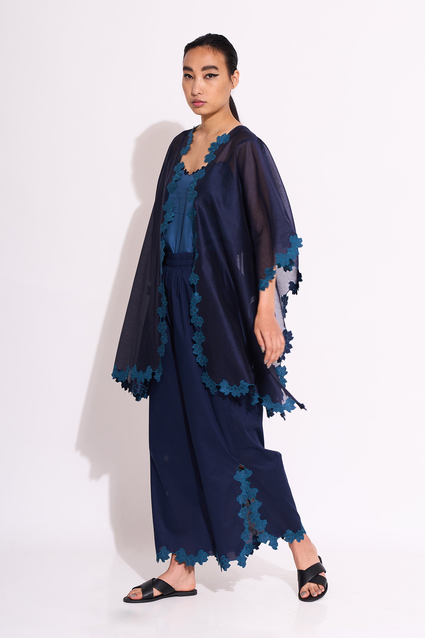 NEEL BACK PLEATED KAFTAN