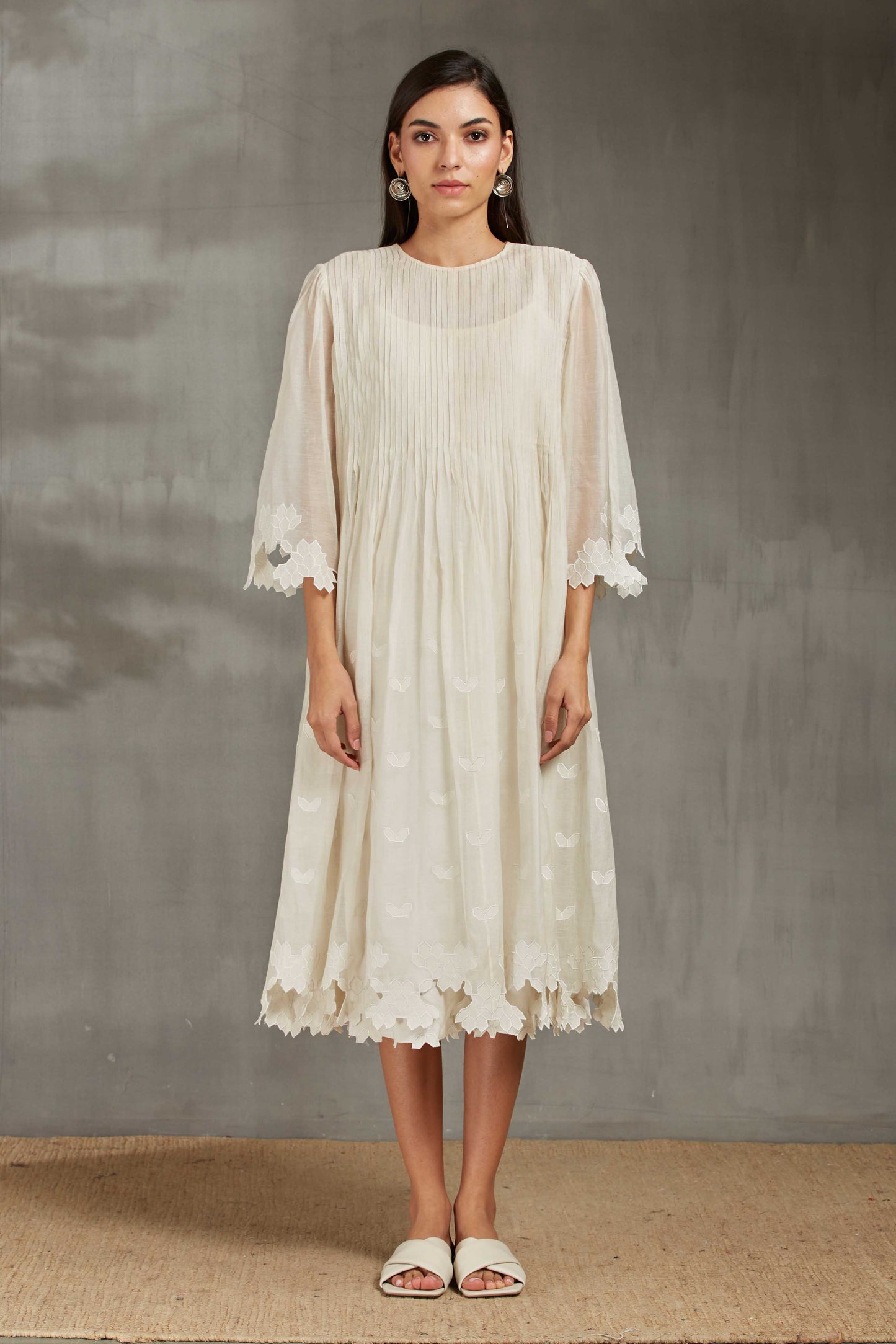 SUPER PLEATED DRESS
