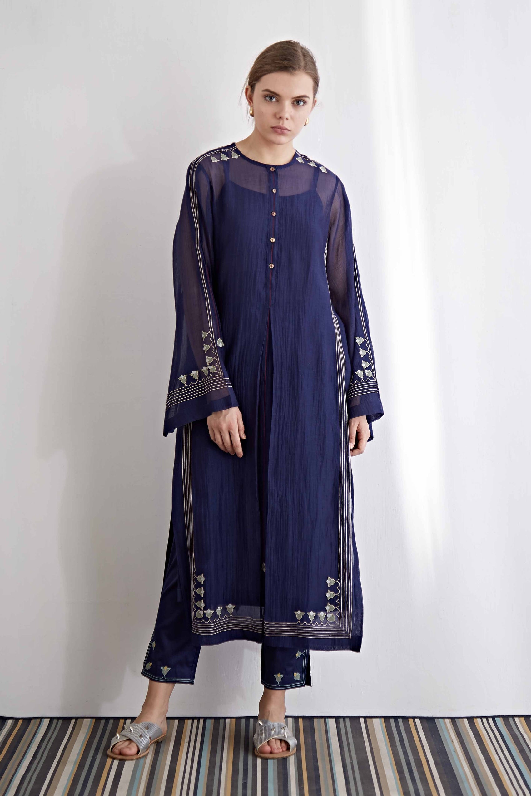 CENTER PLEATED KAMEEZ