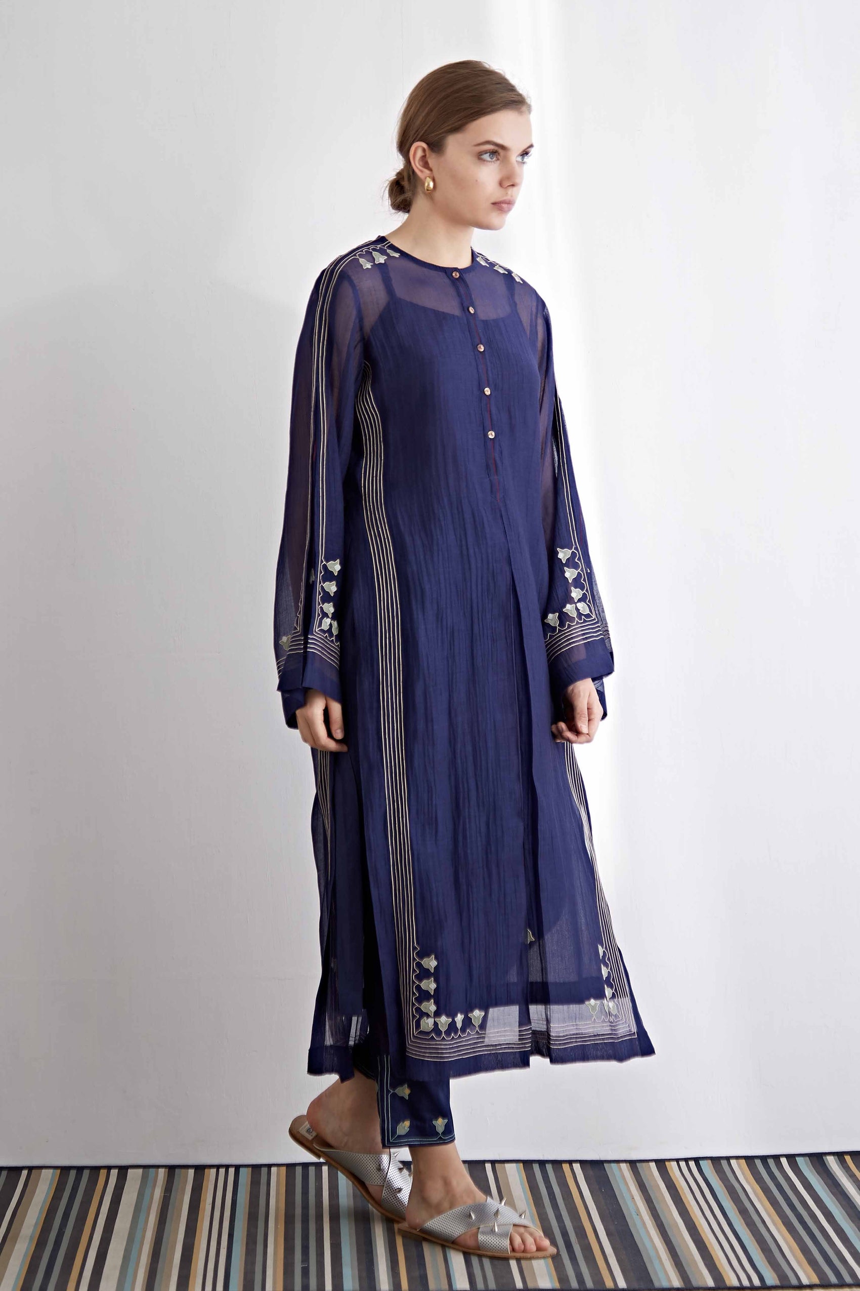 CENTER PLEATED KAMEEZ