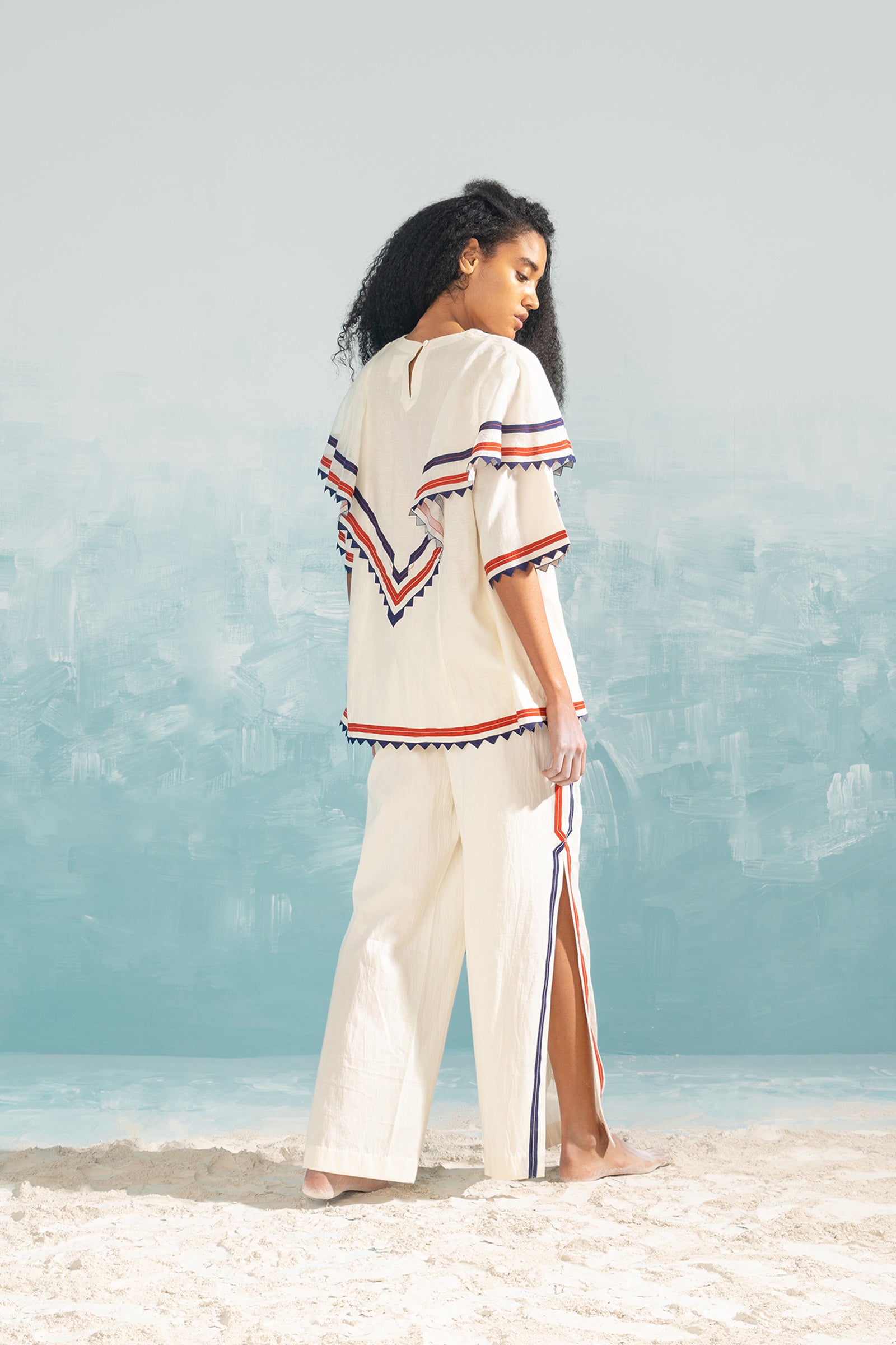 NILE SHOULDER FRILL IVORY SHIRT