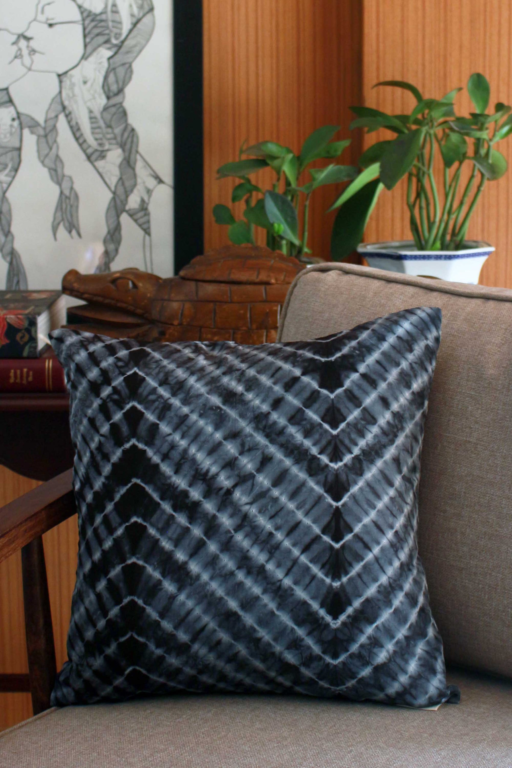 SHIBORI STRIPE CUSHION