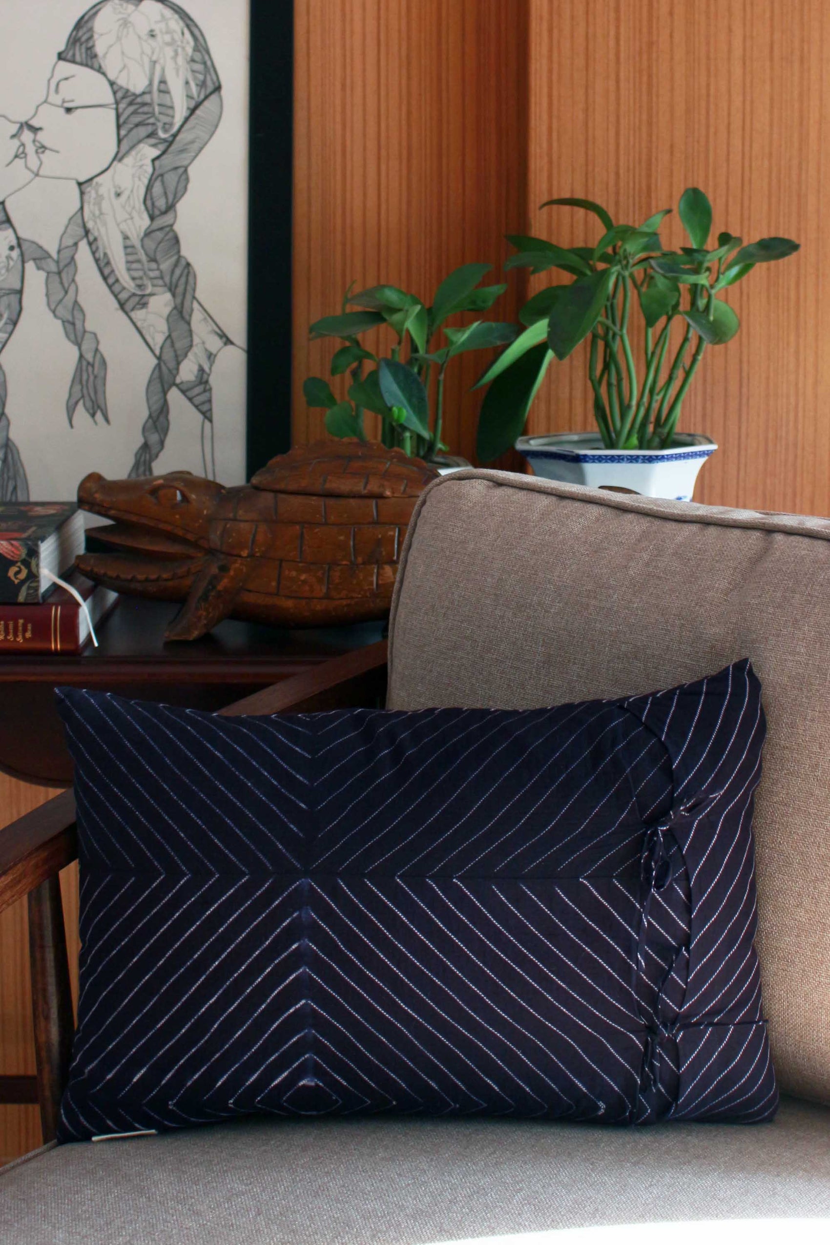 SHIBORI CHEVRON NAVY CUSHION