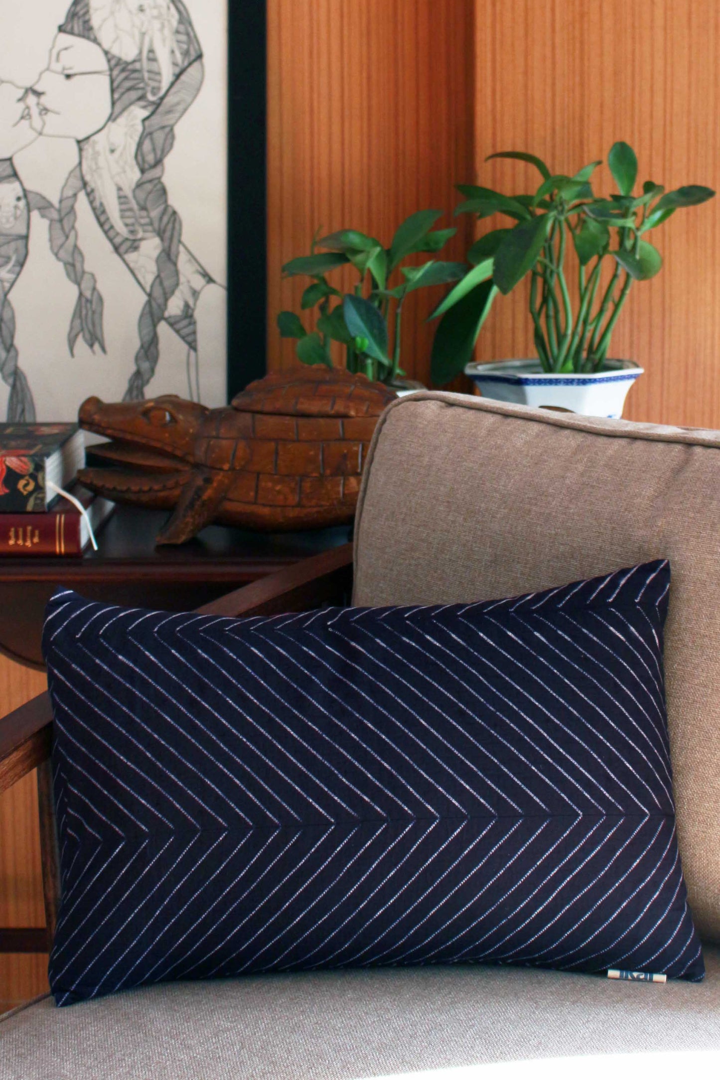 SHIBORI CHEVRON NAVY CUSHION