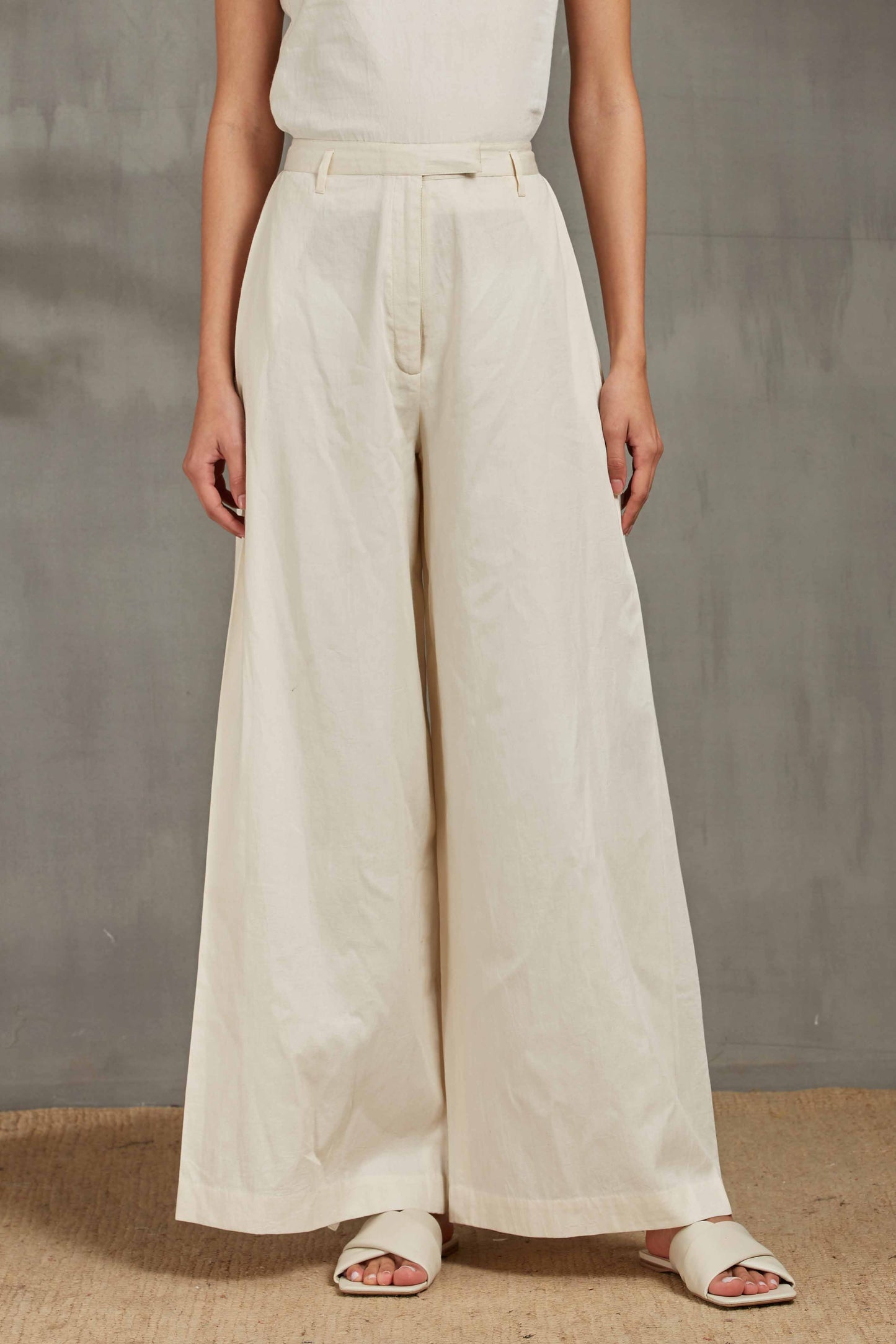 SIDE PLEATED PANT