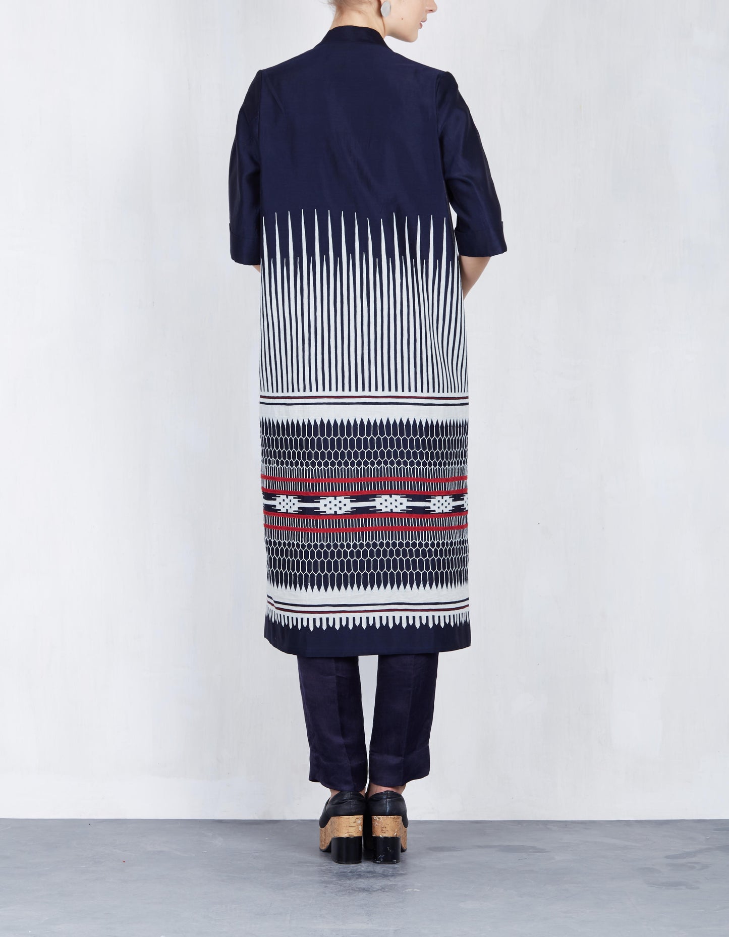 BEEHIVE STRAIGHT JACKET